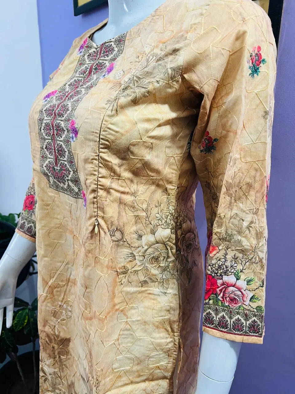 BEIGE COLORED COTTON FLORAL PRINT NURSING AND FEEDING KURTA WITH BOTH SIDE FEEDING ZIPPER mumzhug