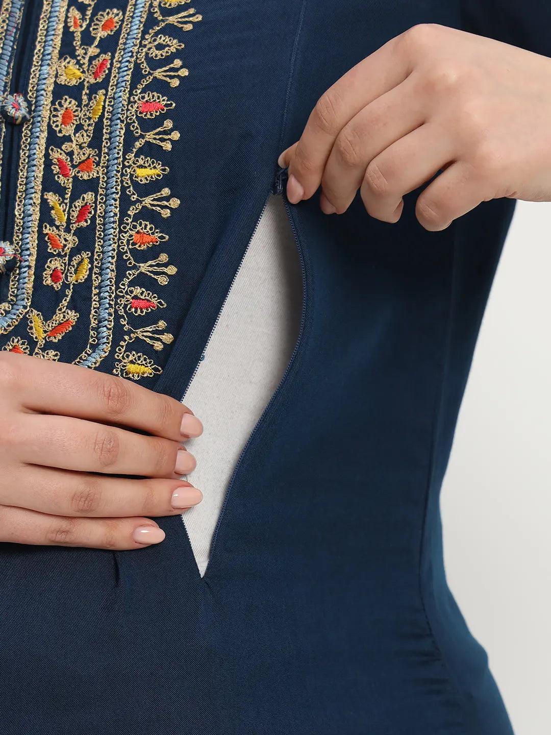 MUMZHUG Embroided Straight Kurta & Rayon Pant & Malmal Dupatta For Maternity & Feeding Purpose mumzhug