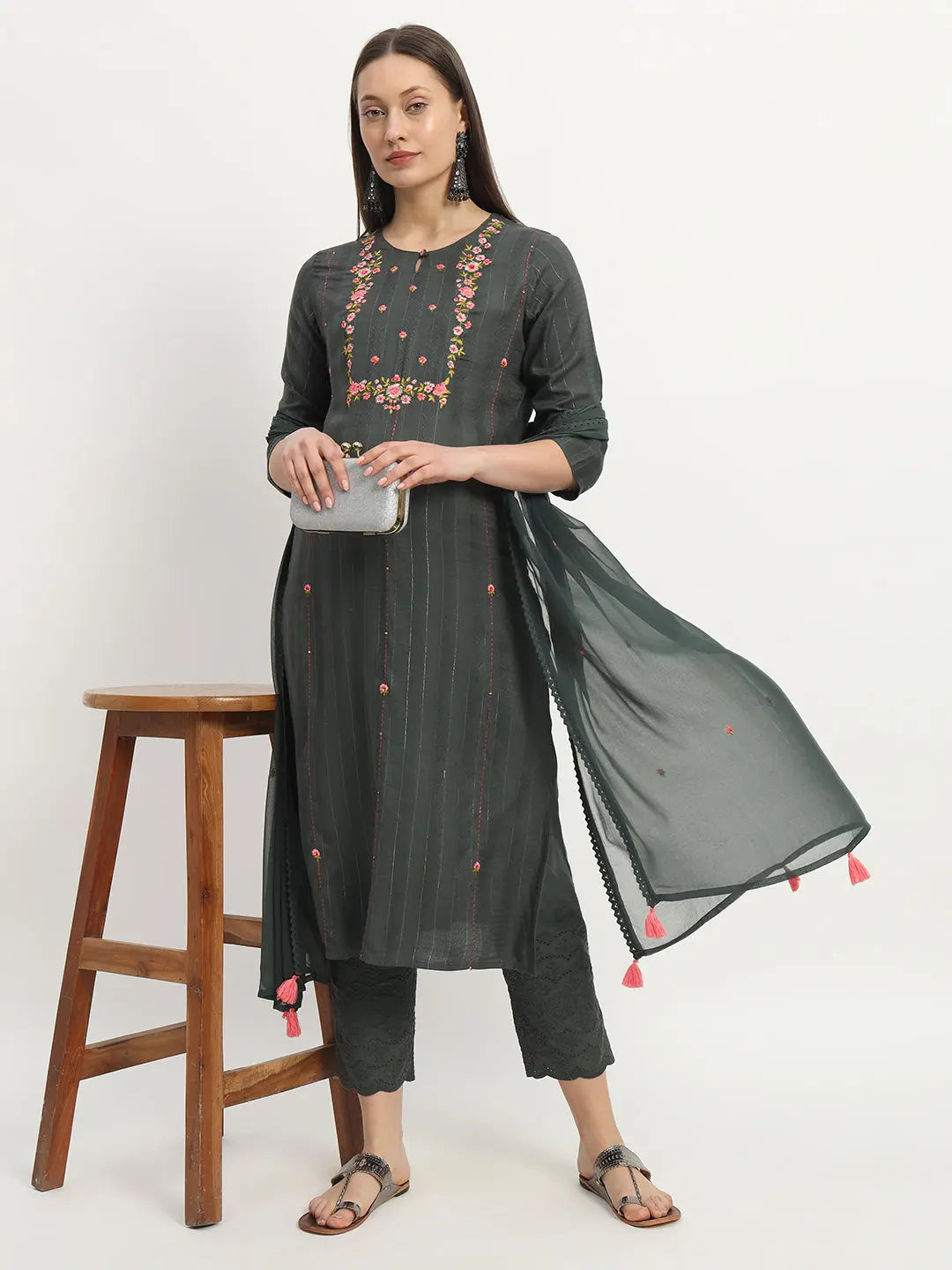 mumzhug Women Floral Embroidered Regular Thread Work Kurta with Trousers With Dupatta mumzhug