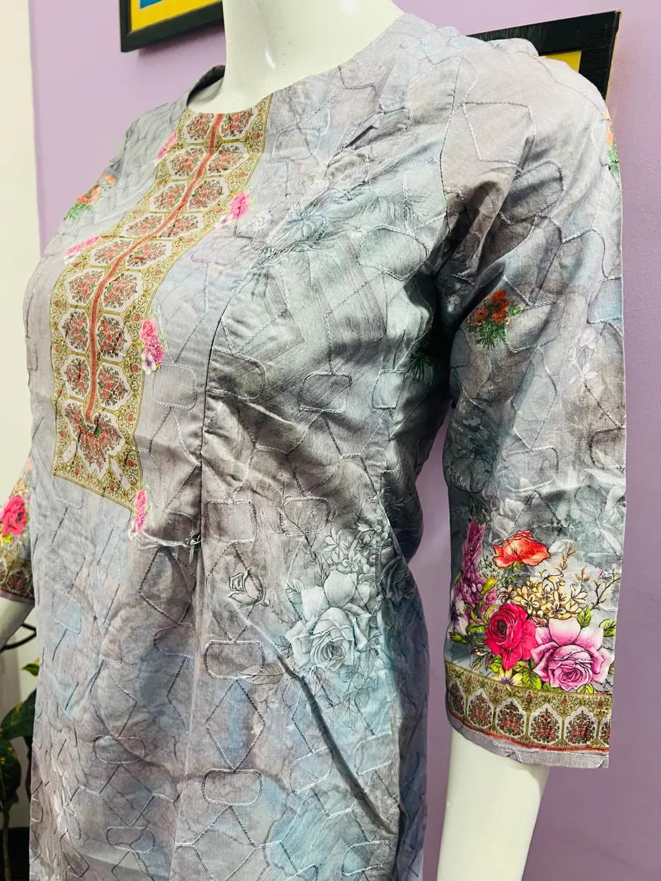GREY COLORED COTTON FLORAL PRINT NURSING AND FEEDING KURTA WITH BOTH SIDE FEEDING ZIPPER mumzhug