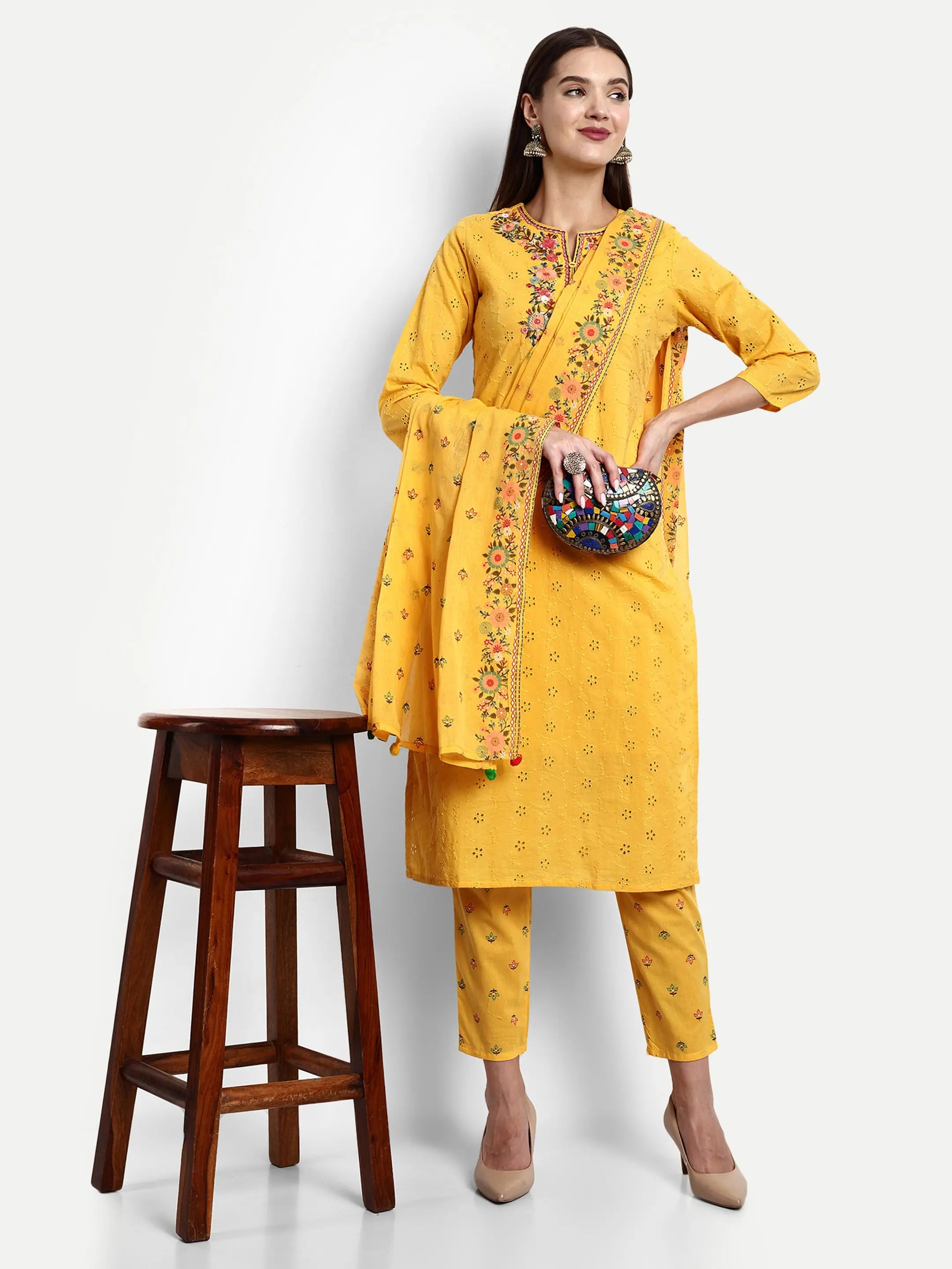 COTTON SCHIFFLI EMBROIDED KURTA PANT AND DUPATTA SET Kavita Gupta
