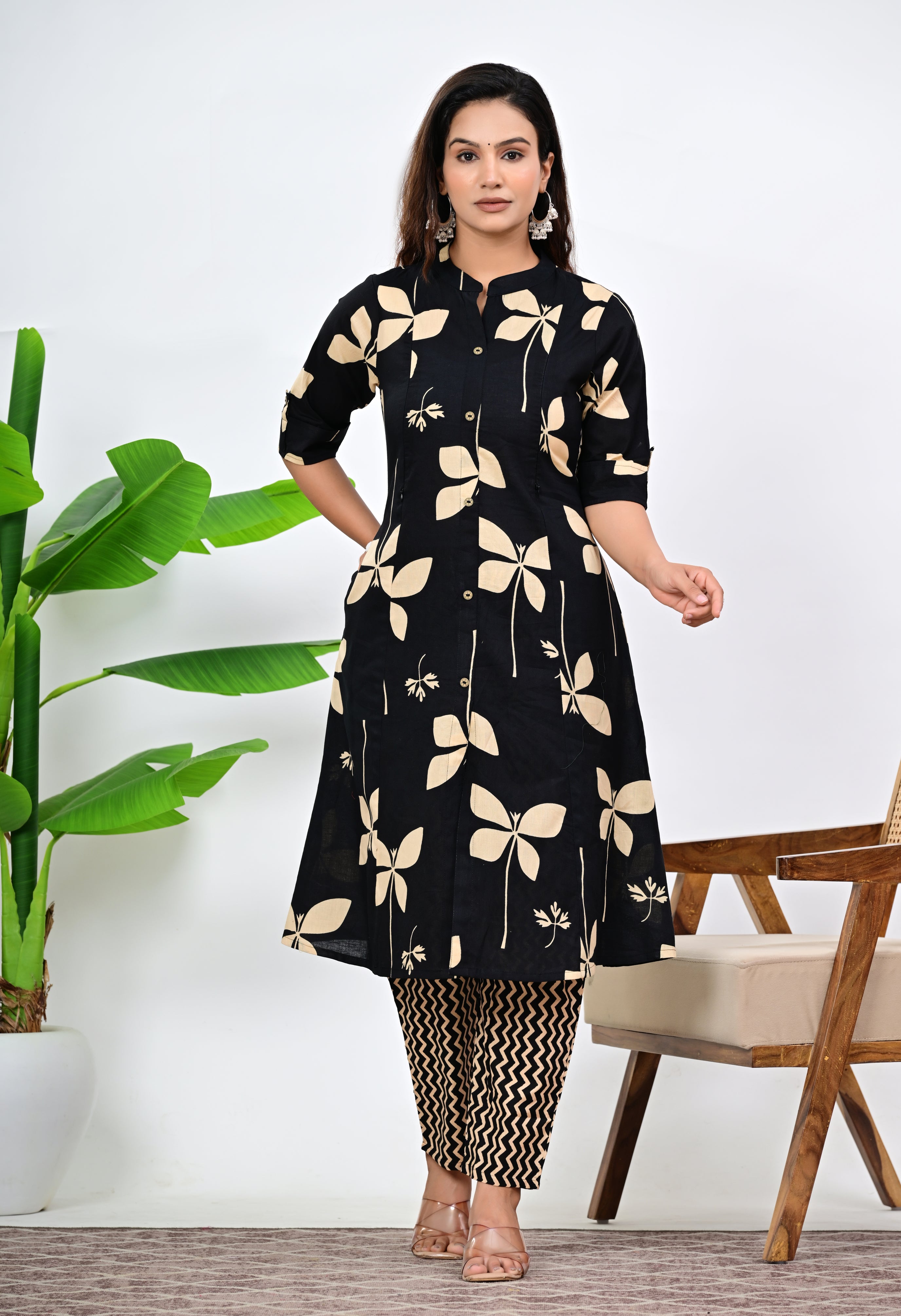 Mumzhug Pure Cotton Black Colored Leaf Print Feeding Kurta Pallazo Set