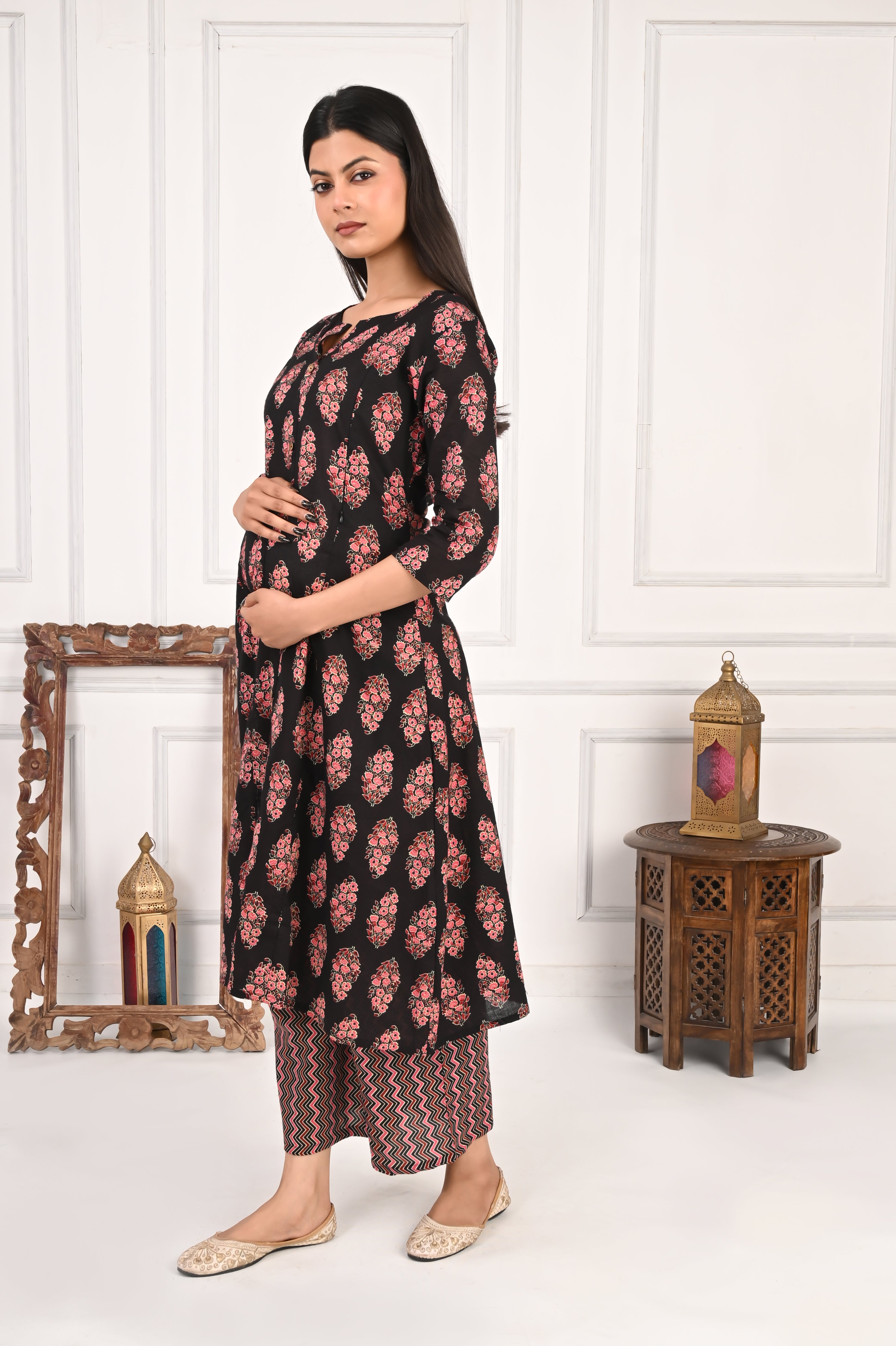 Mumzhug Pure Cotton Black Jaipuri Print Feeding Cord Set with Both Side Feeding Zipper