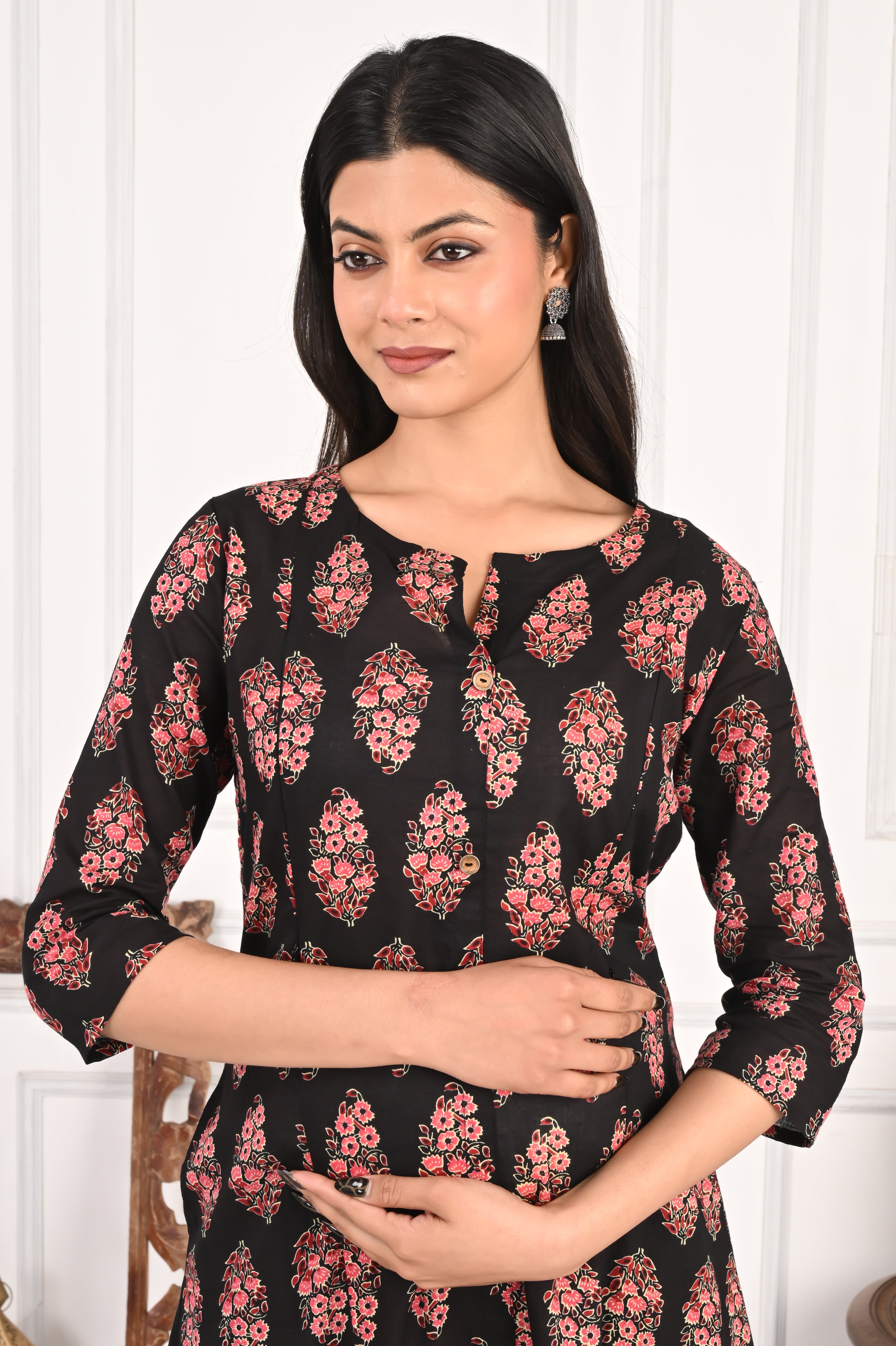 Mumzhug Pure Cotton Black Jaipuri Print Feeding Cord Set with Both Side Feeding Zipper