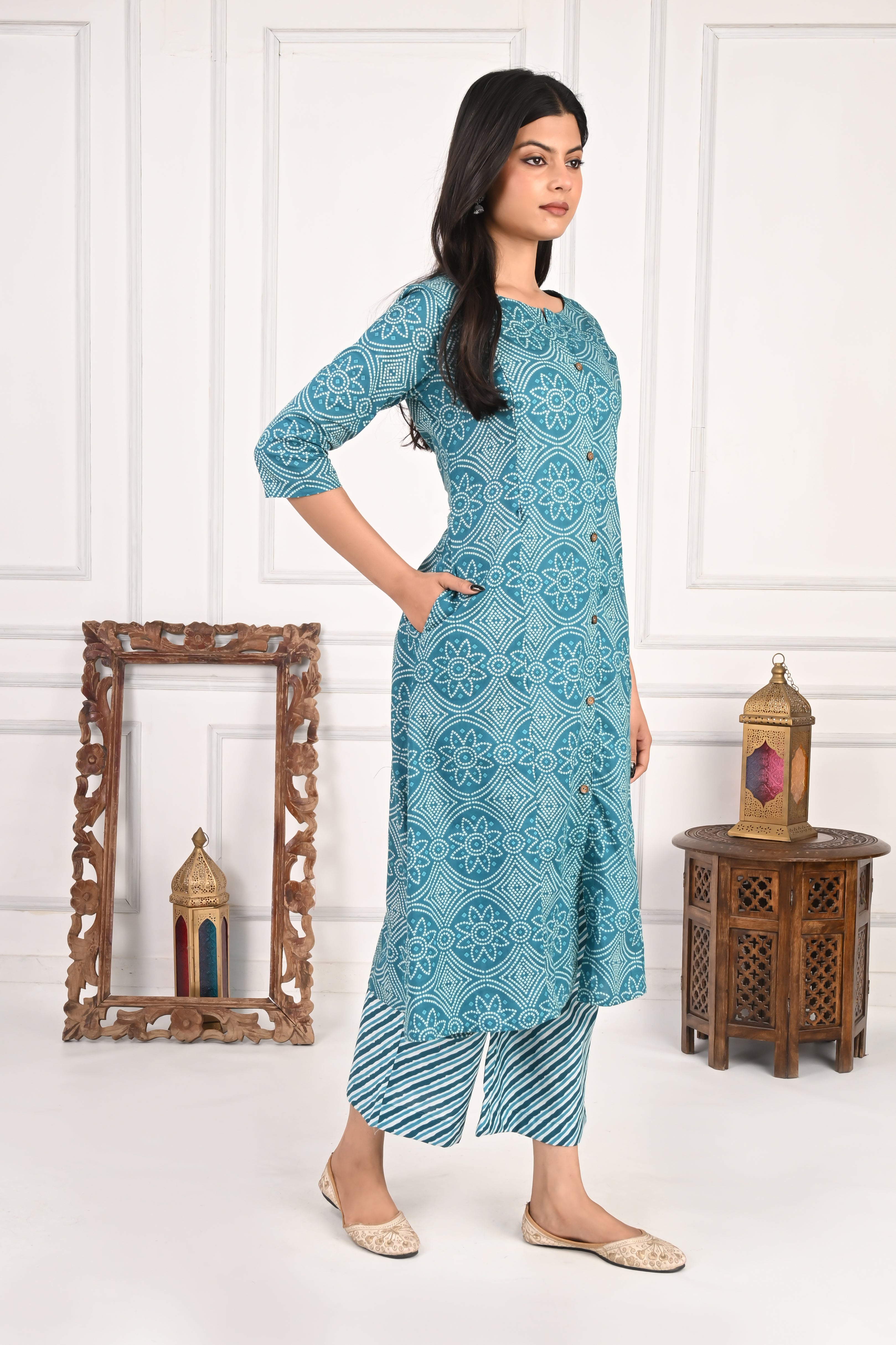 Mumzhug Pure Cotton Bandhej Jaipuri Print Feeding Cord Set