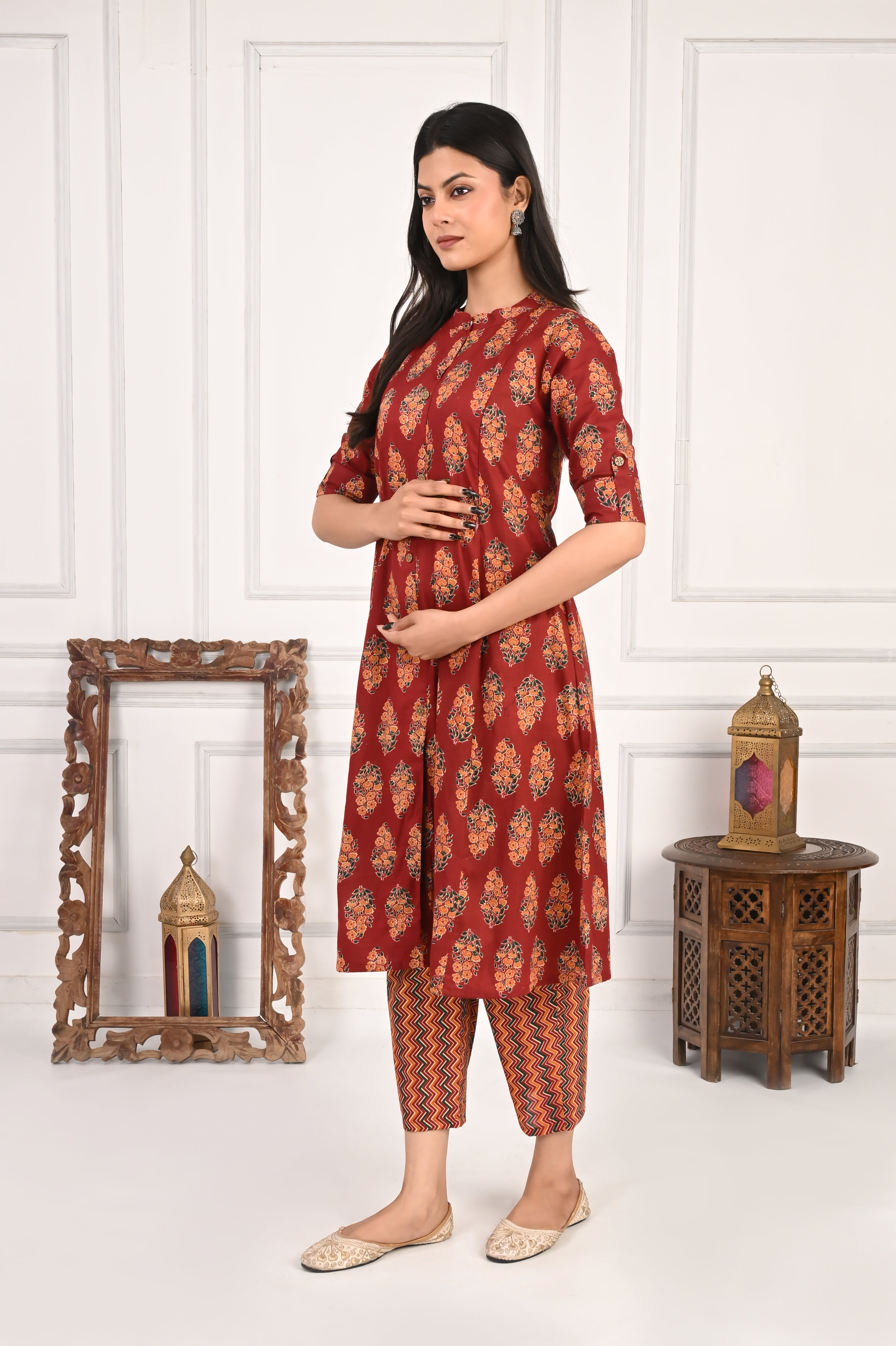 Mumzhug Pure Cotton Maroon Jaipuri Print Feeding Cord Set with Side Pocket