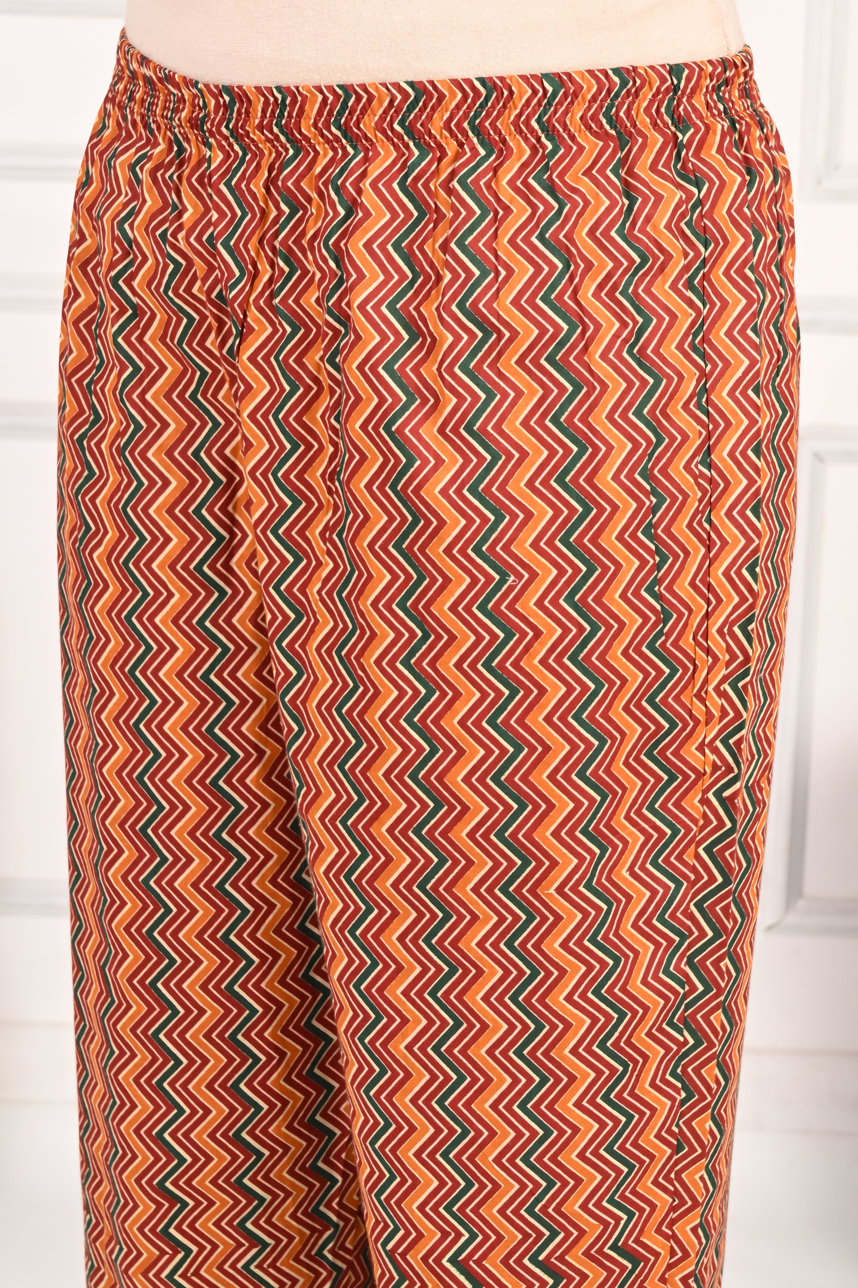 Mumzhug Pure Cotton Maroon Jaipuri Print Feeding Cord Set with Side Pocket