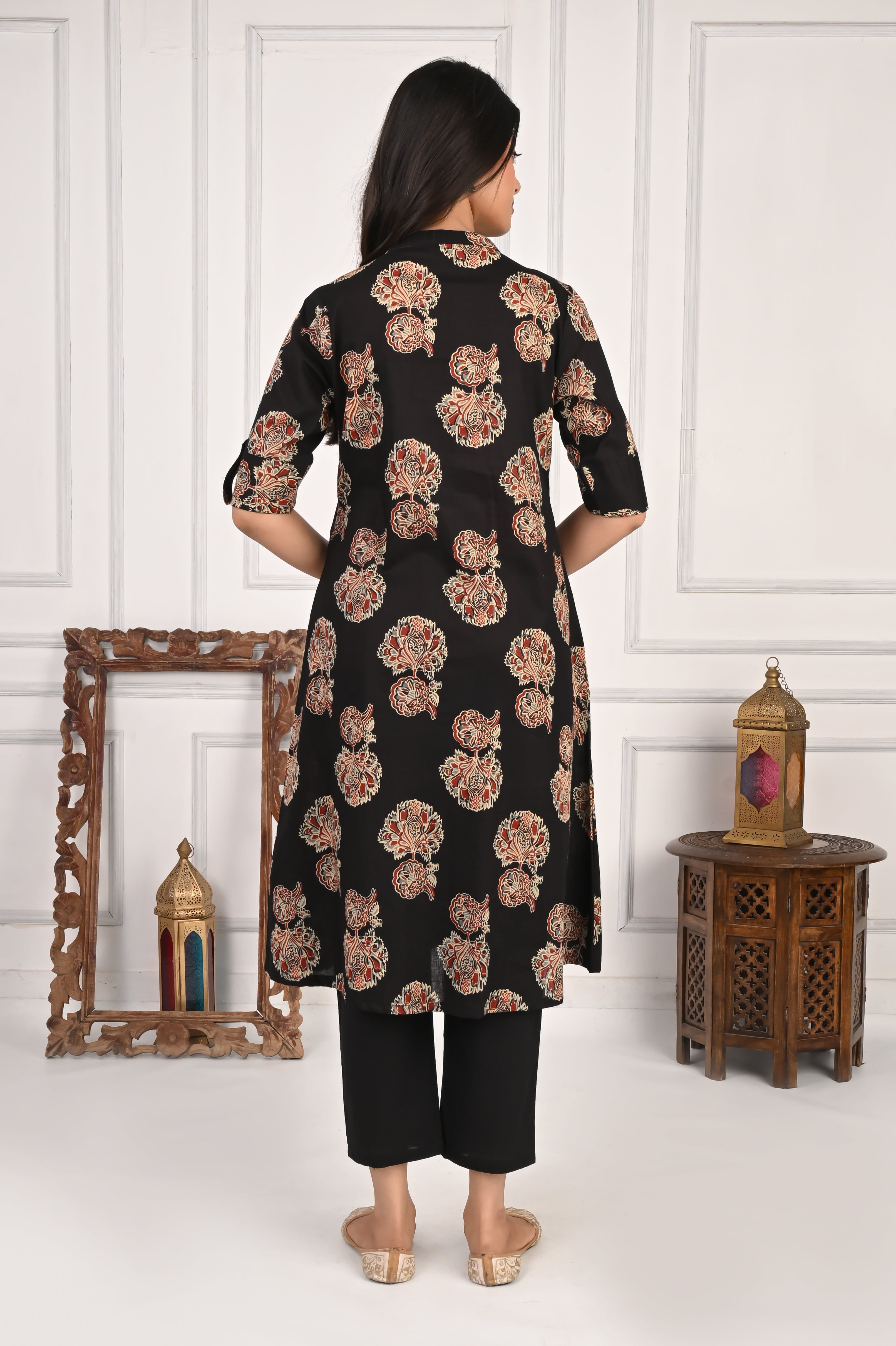 Mumzhug Jaipuri Print Pure Cotton Black Feeding Cord Set with Side Pocket