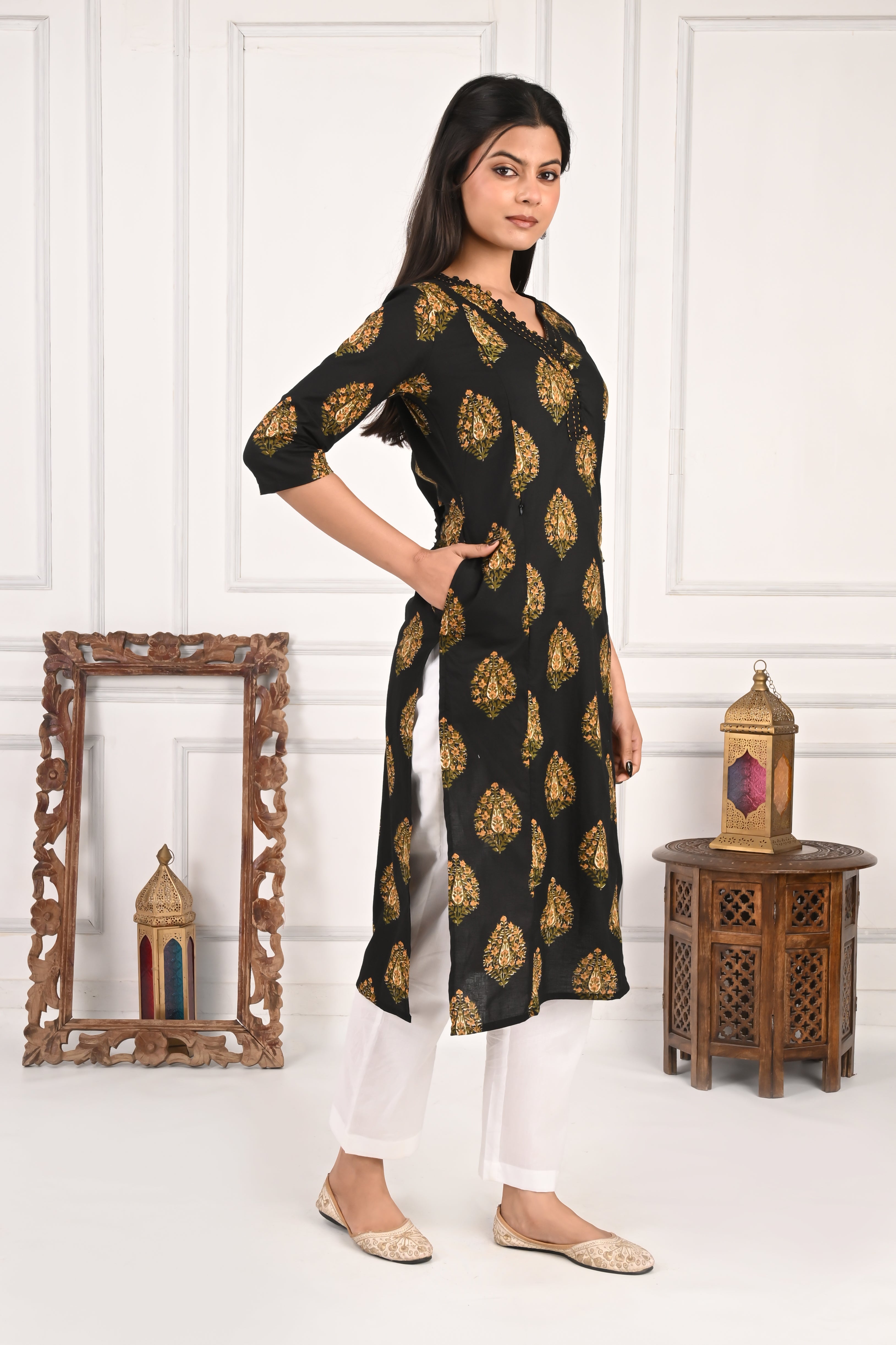 Mumzhug Black Pure Cotton Jaipuri Print Feeding Kurta