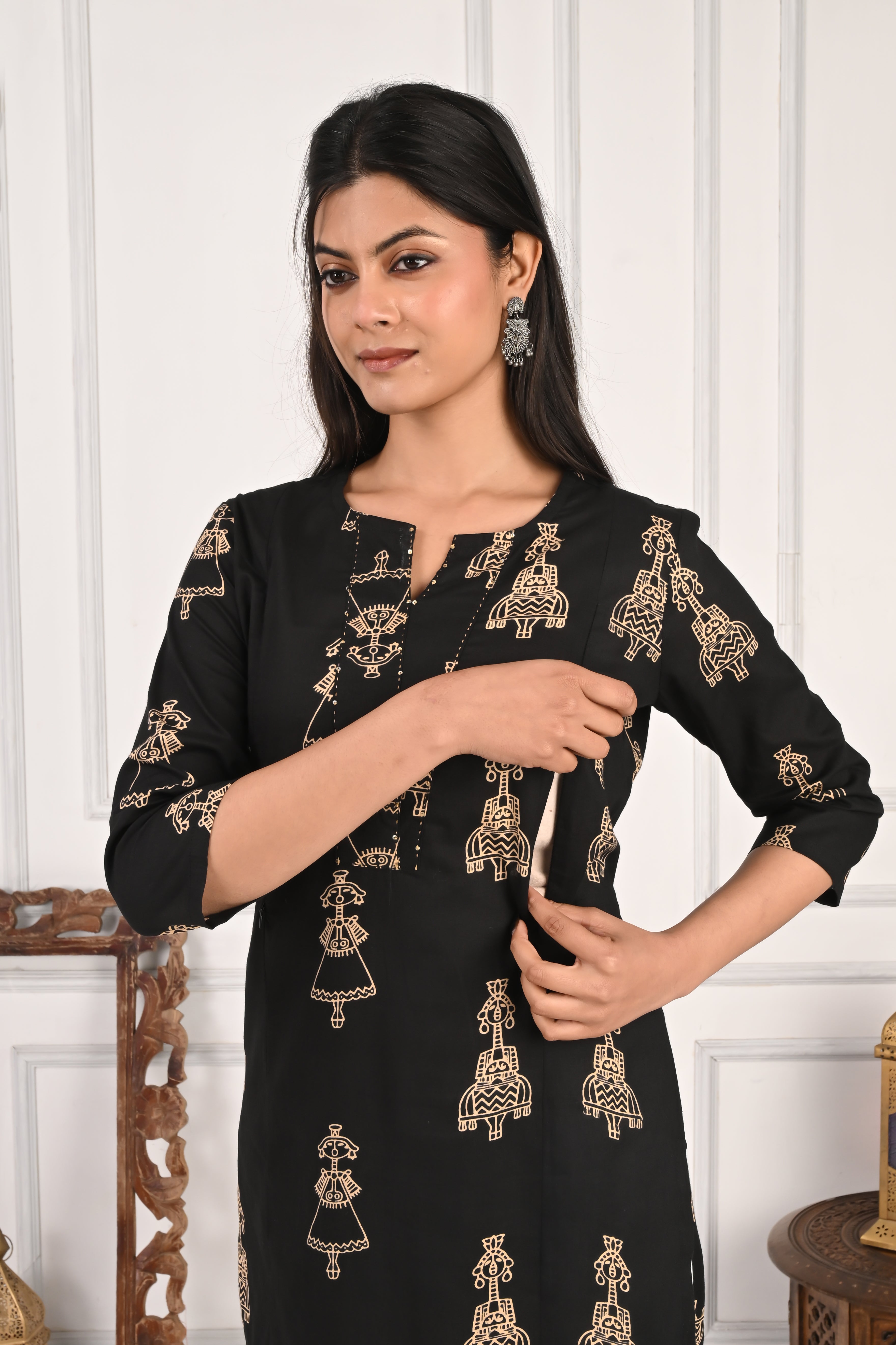 Mumzhug Pure Cotton Black Print Feeding Kurta