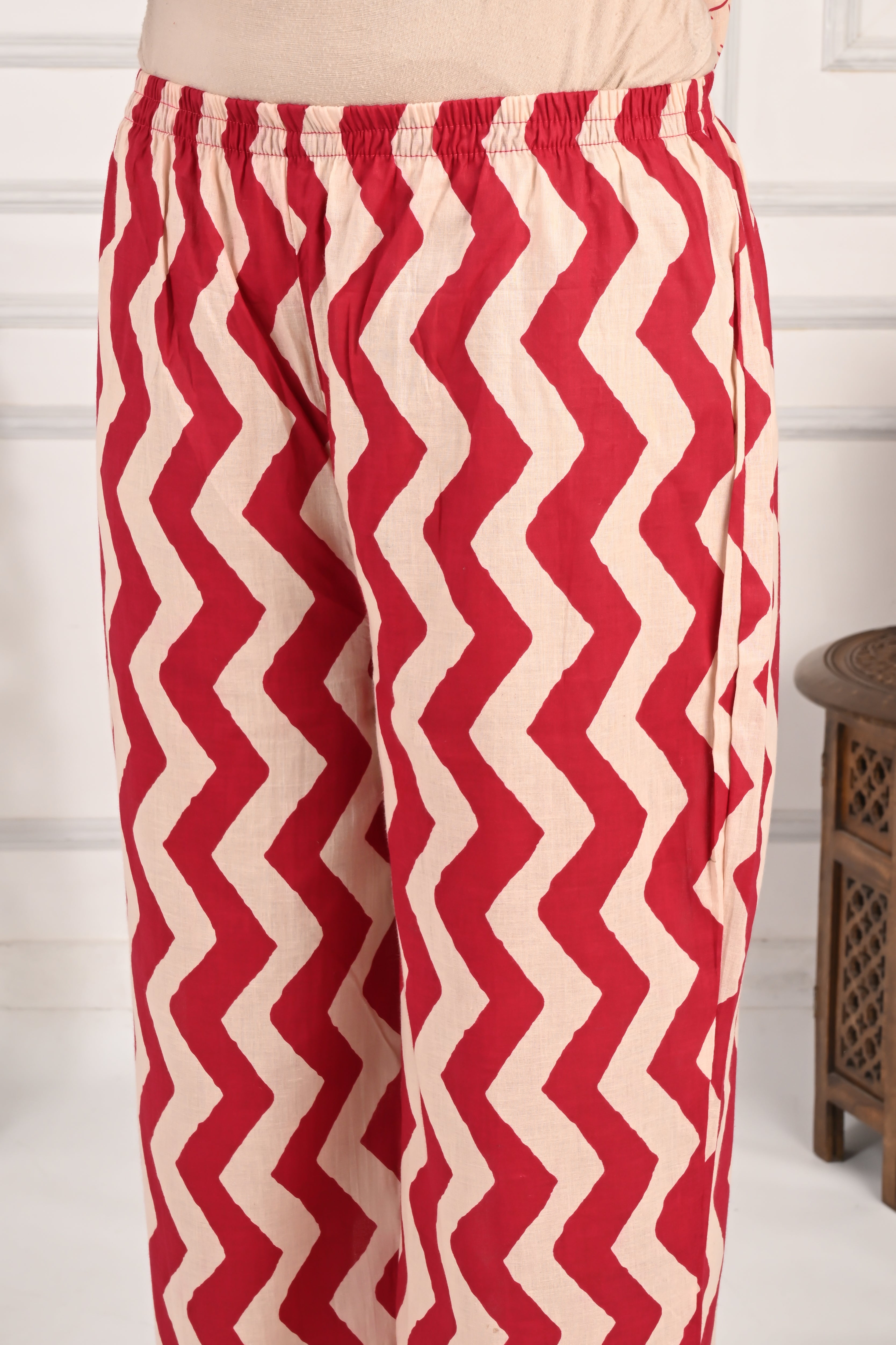 Mumzhug Pure Cotton Fuchsia Floral Print Feeding Cord Set with Both Side Feeding Zipper