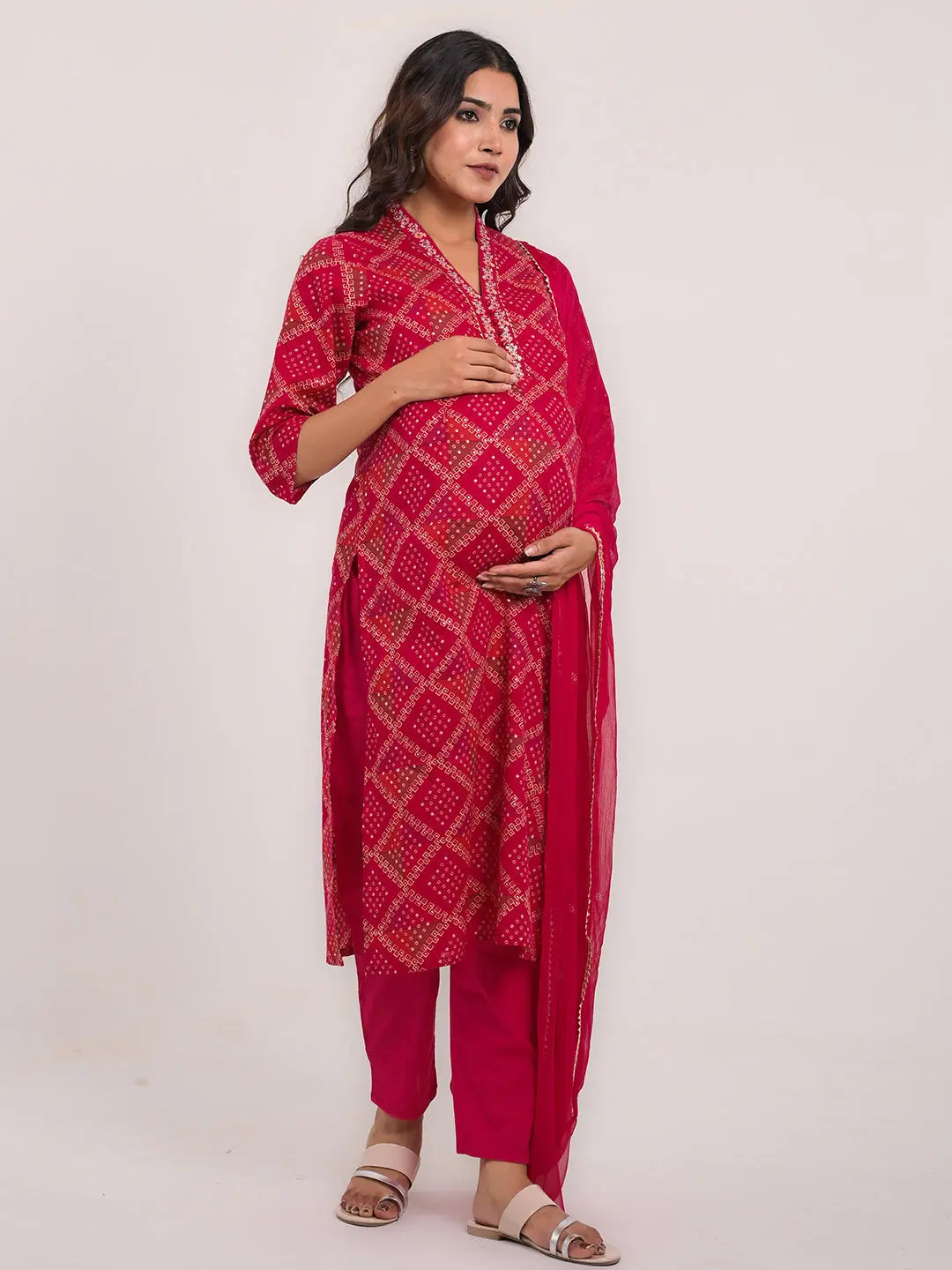 MUMZHUG RANI COLORED BANDHEJ PRINT MATERNITY AND FEEDING KURTA SET PANT AND DUPATTA mumzhug