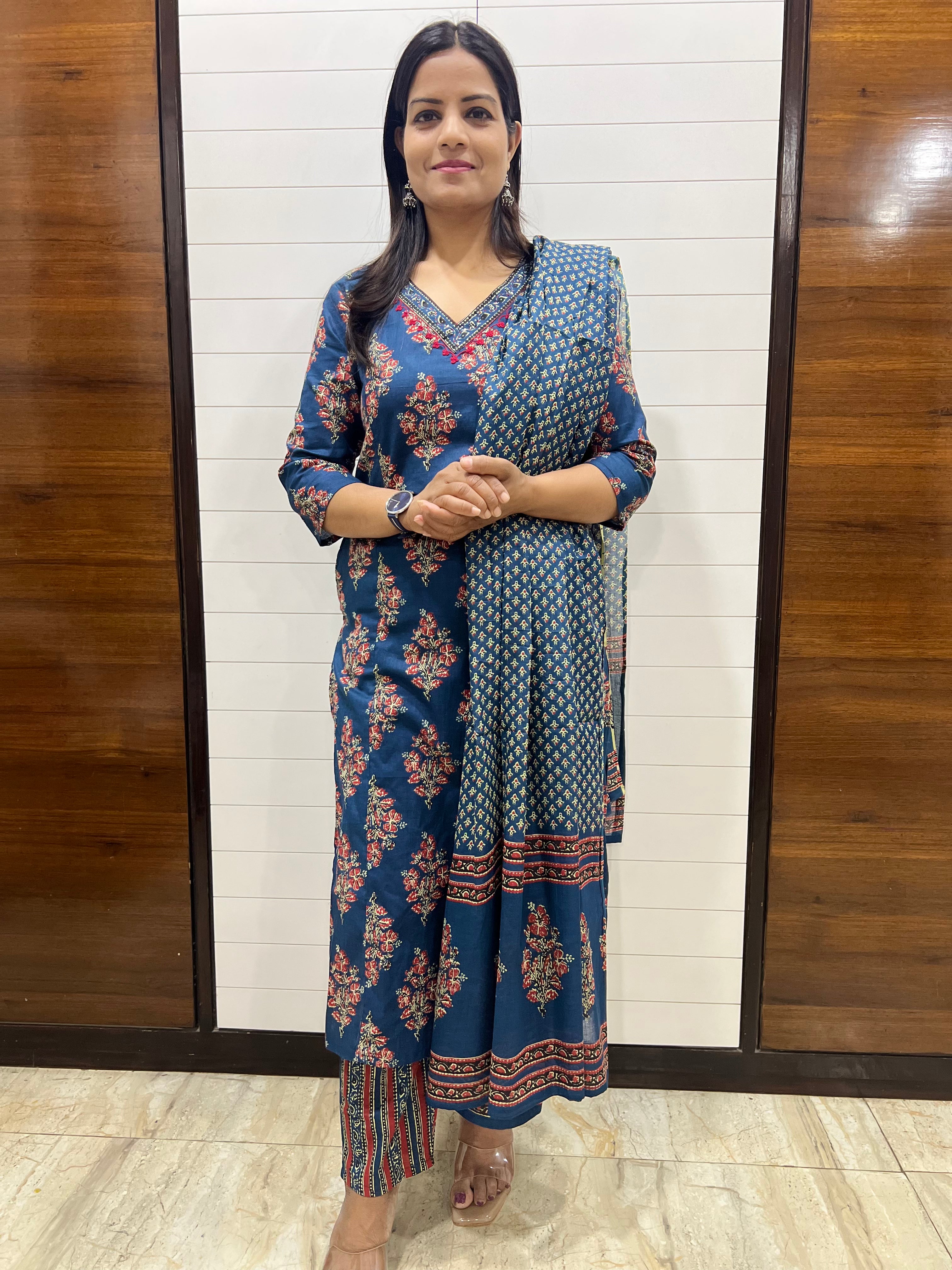 Mumzhug Blue Color Jaipuri print Pure Cotton Feeding Kurta Pant and Dupatta Set