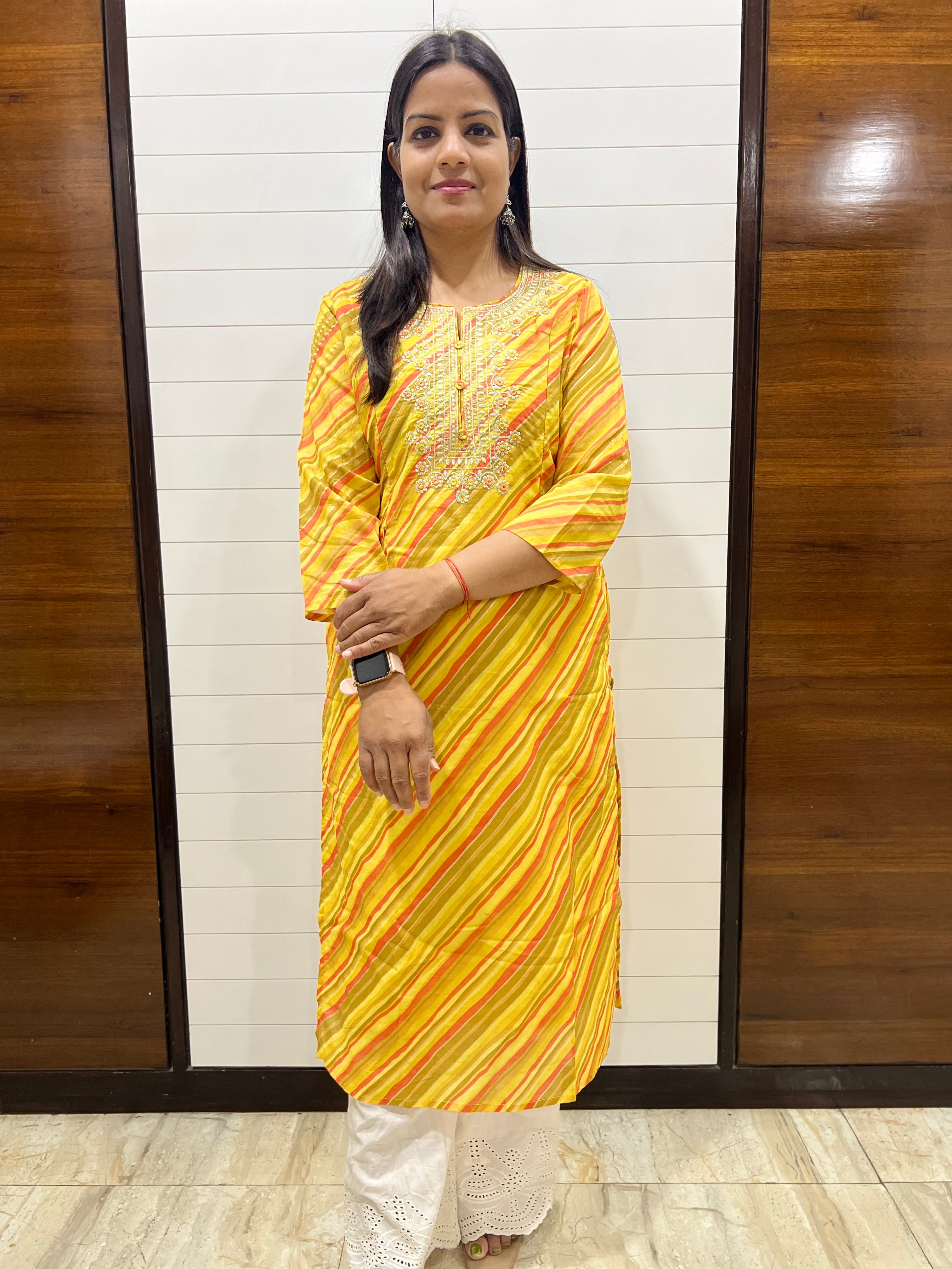 Mumzhug yellow cotton feeding kurta with attached lining