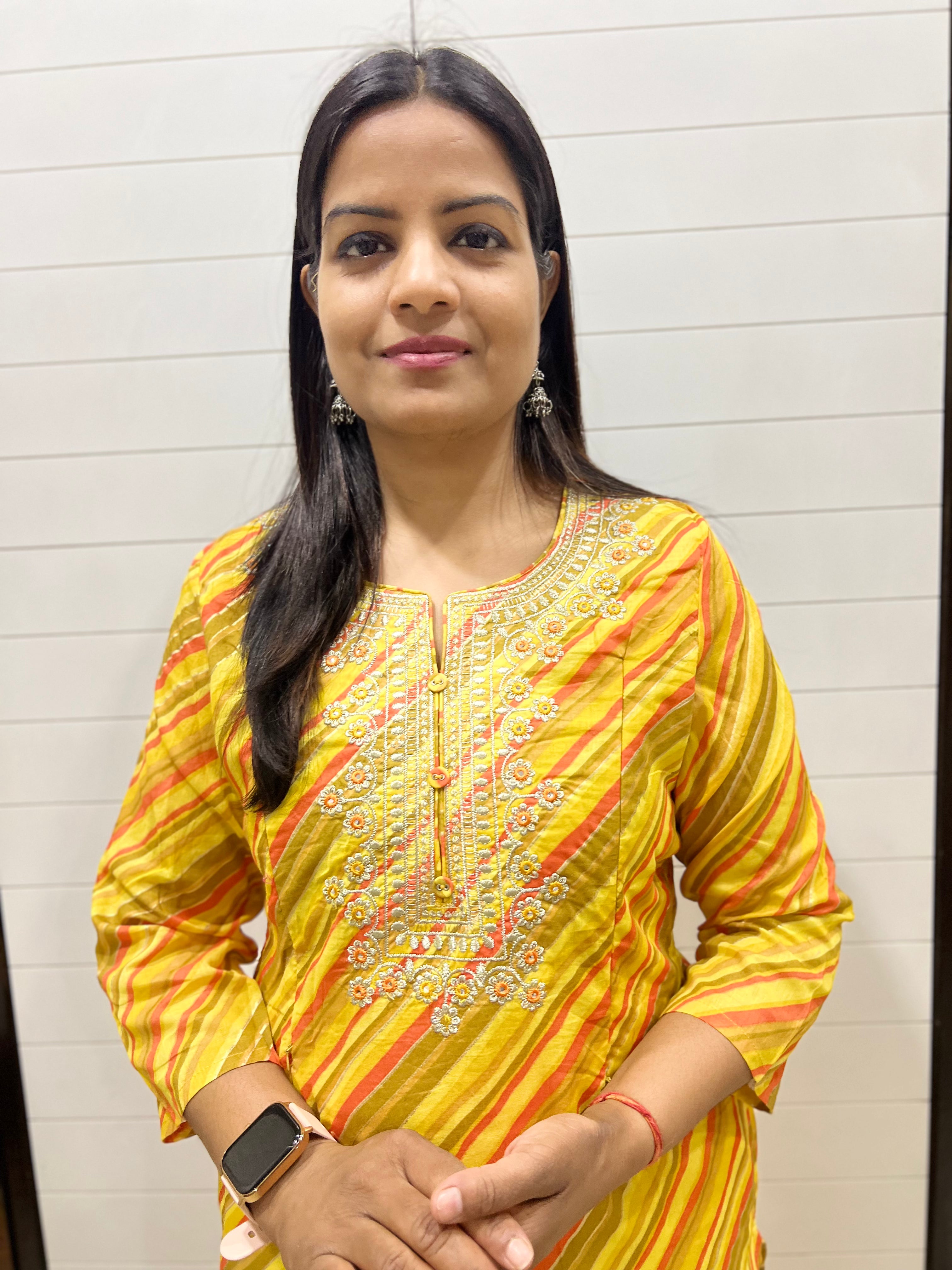 Mumzhug yellow cotton feeding kurta with attached lining