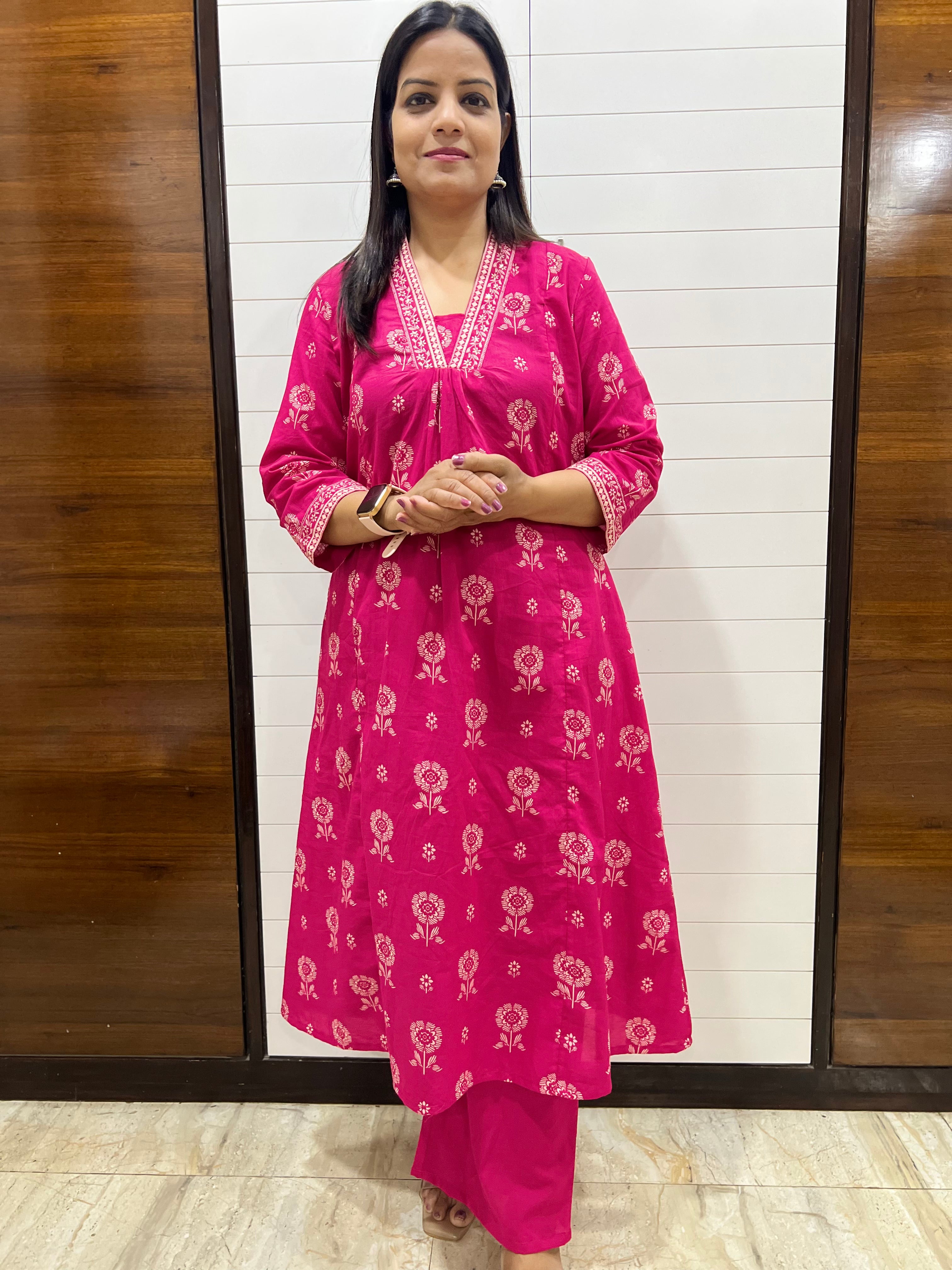 ready to ship . Mumzhug Fuchsia pure premium cotton feeding kurta set