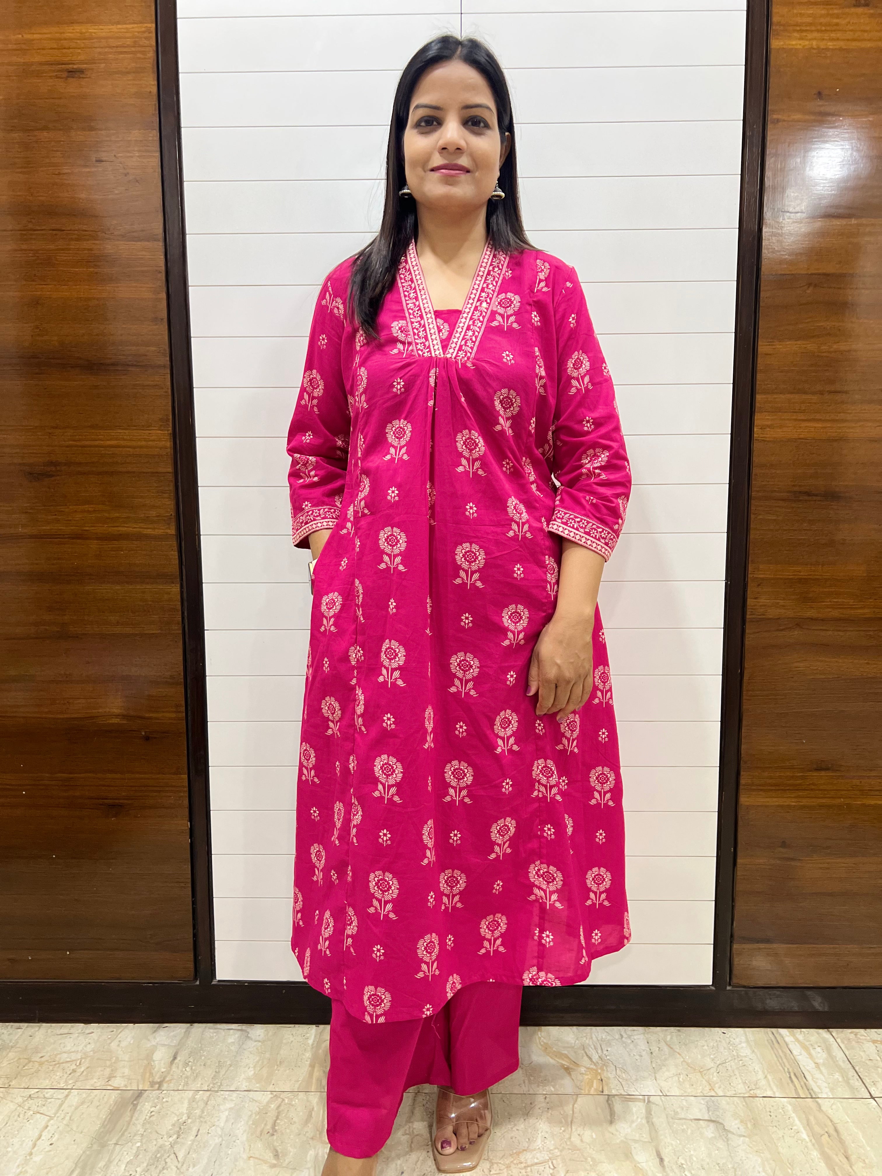 ready to ship . Mumzhug Fuchsia pure premium cotton feeding kurta set