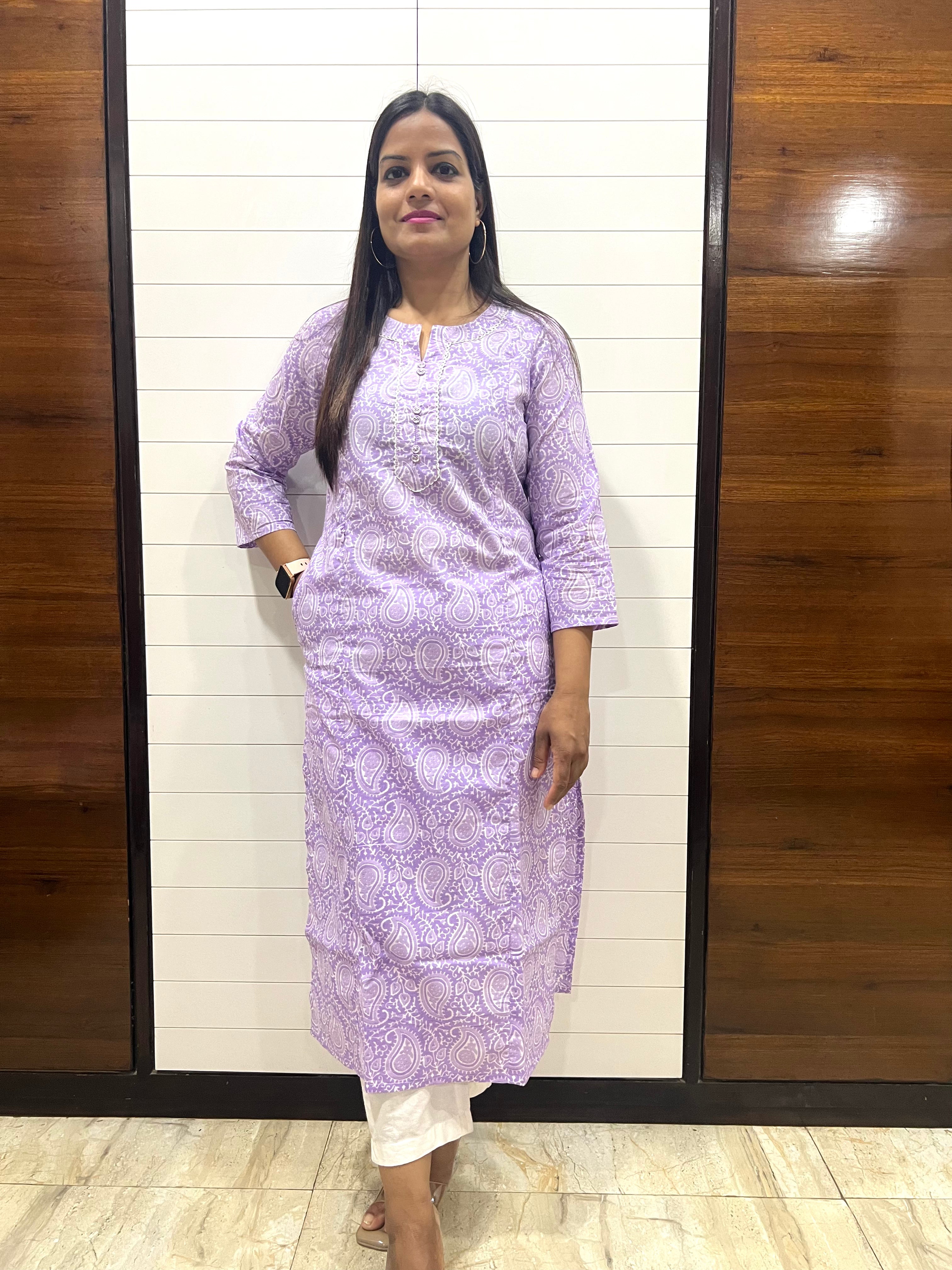 Mumzhug Lavendar Paisely Pure Cotton Printed Feeding Kurta with Side Pocket