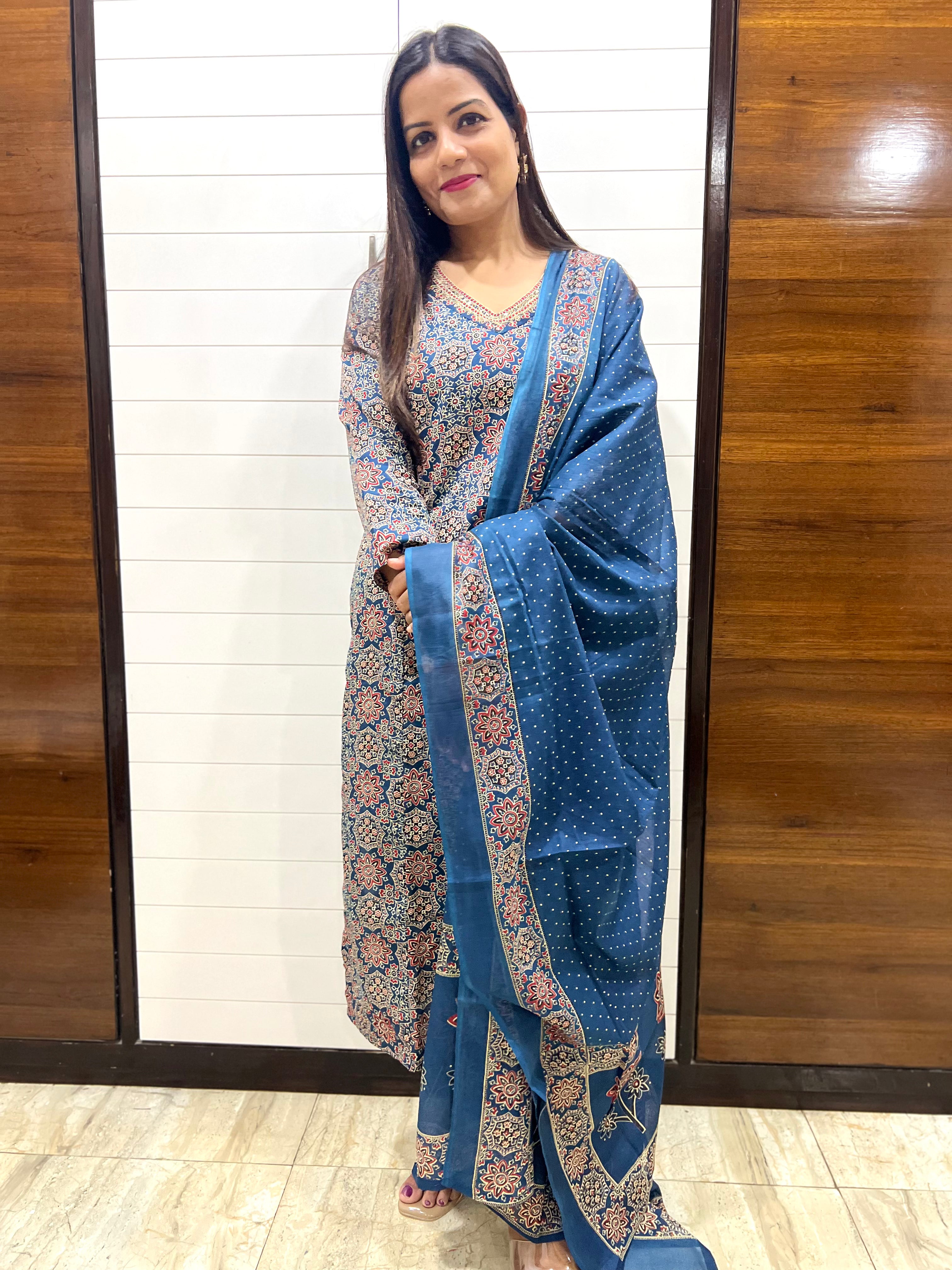 Mumzhug Pure Jaipuri Cotton Blue Colored Feeding Kurta Pant and Dupatta Set