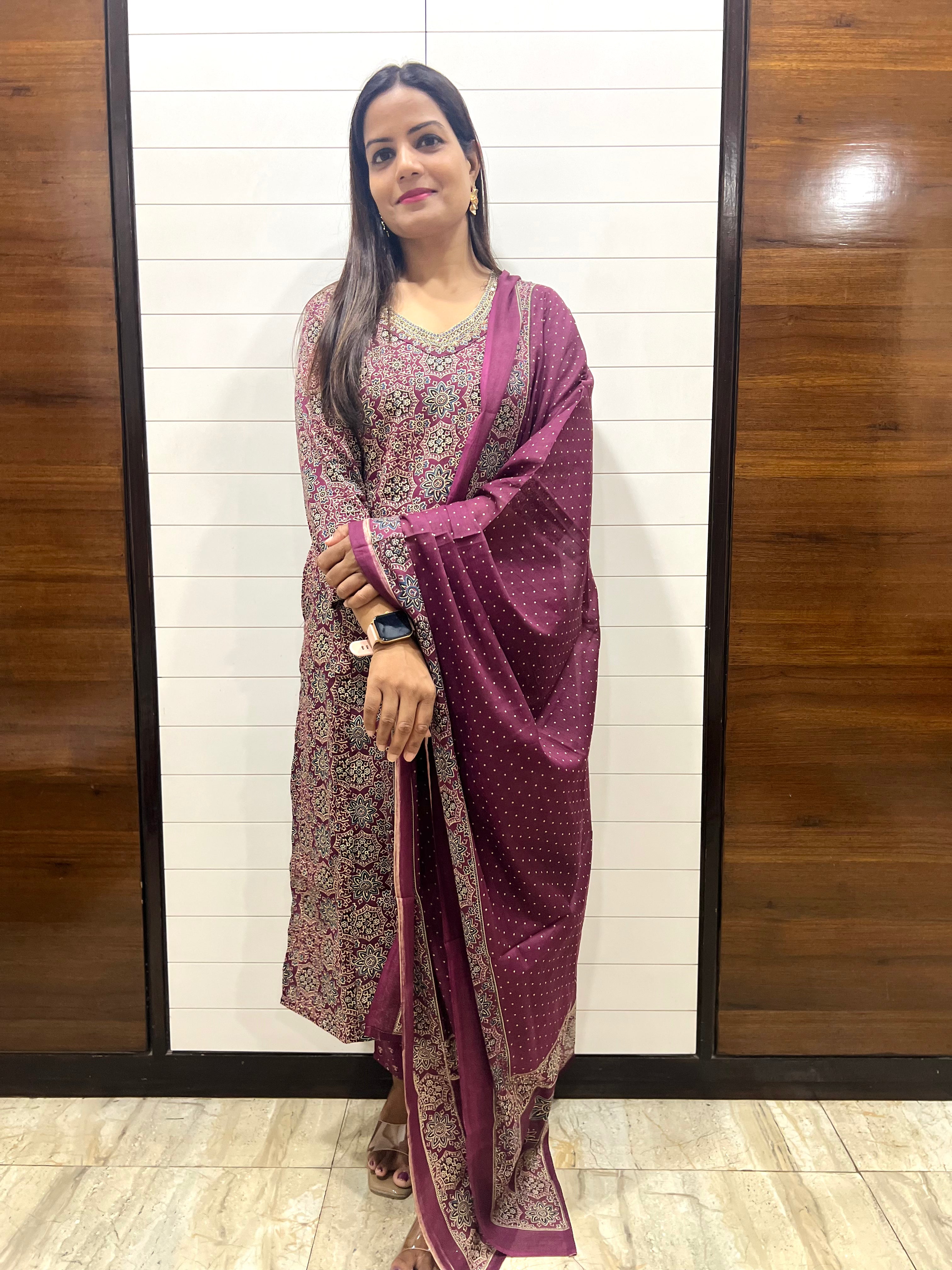 Mumzhug Pure Jaipuri Cotton Wine Colored Feeding Kurta Pant and Dupatta Set