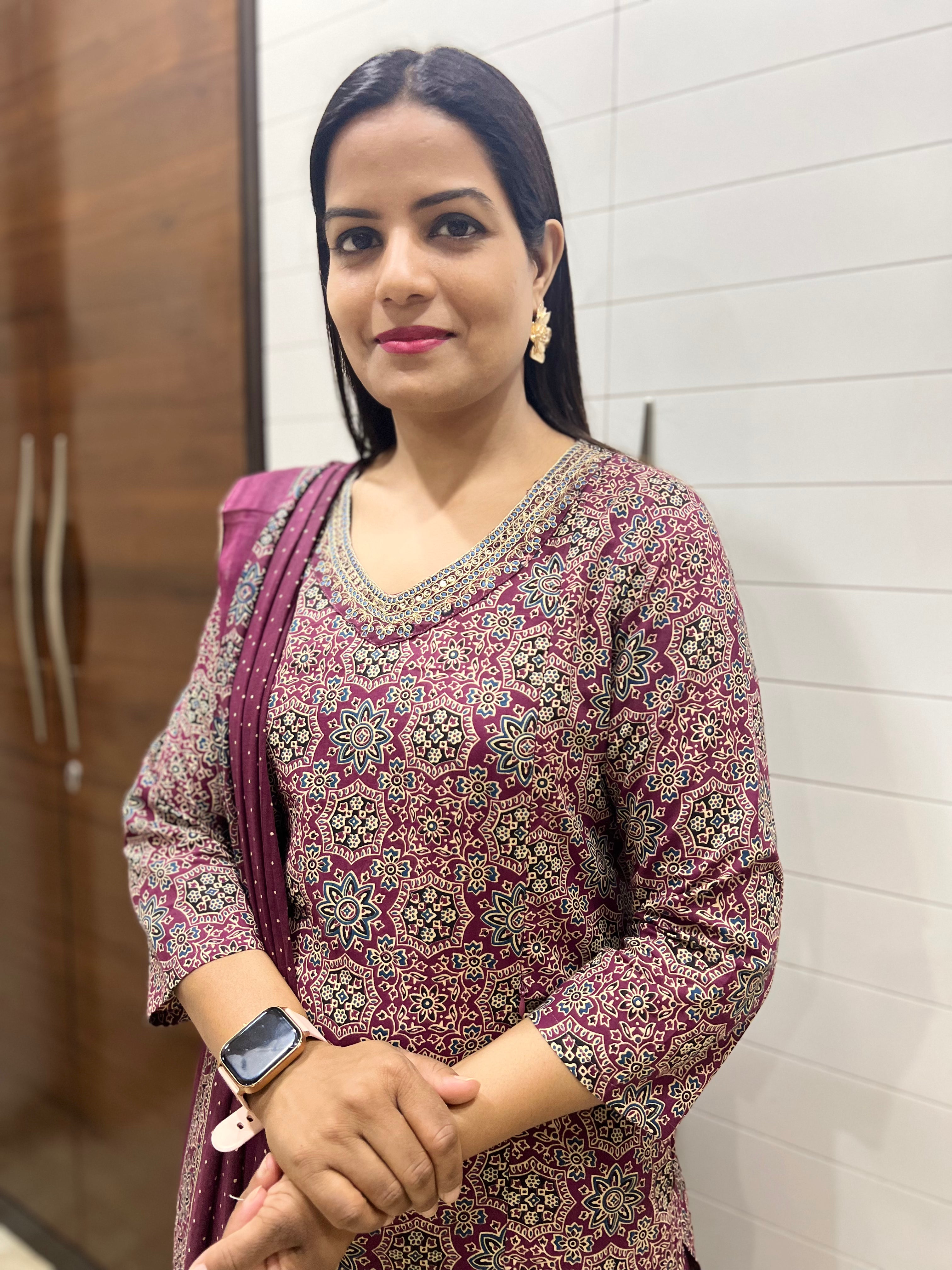 Mumzhug Pure Jaipuri Cotton Wine Colored Feeding Kurta Pant and Dupatta Set