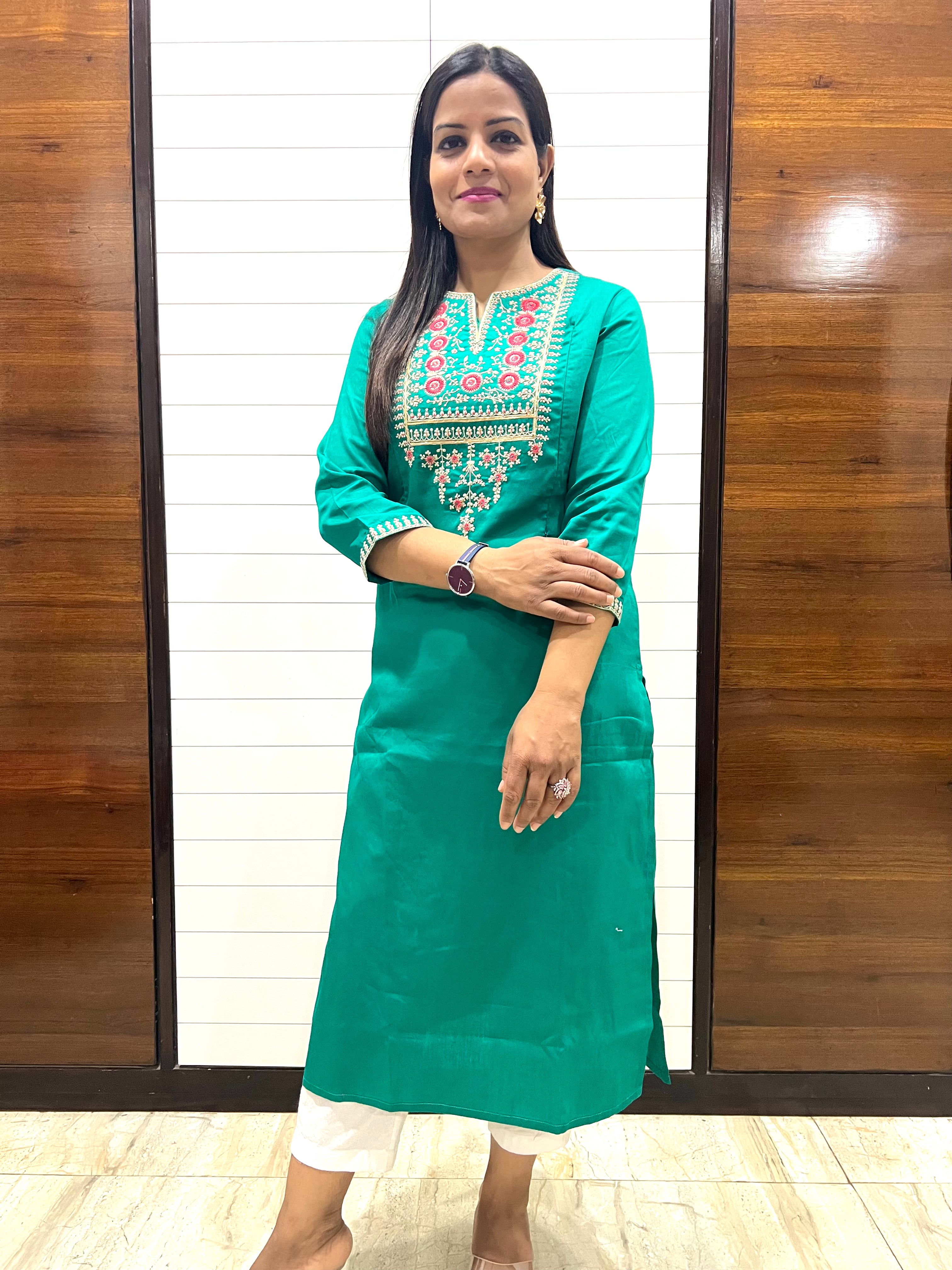 Mumzhug Cotton Silk Embroidered Feeding Kurta
