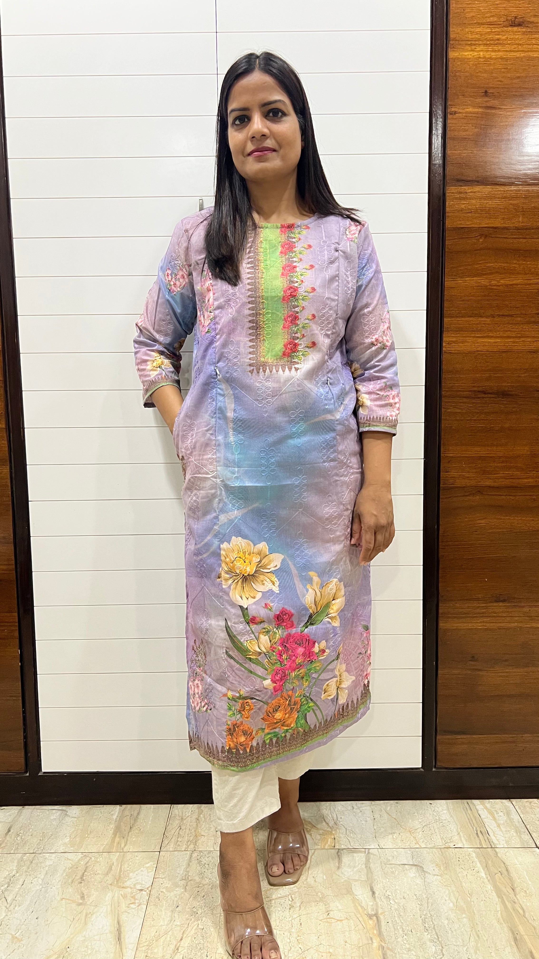 Mumzhug Blend Cotton Lavender Digital Print Feeding Kurta β Floral Nursing Kurti with Hidden Zippers