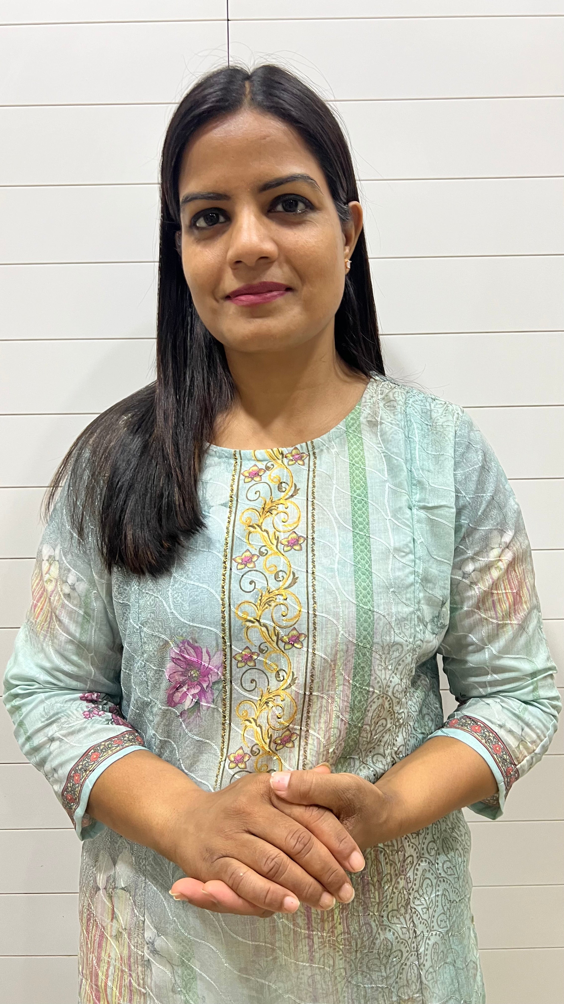 Mumzhug Blend Cotton Aqua Digital Print Feeding Kurta β Floral Nursing Kurti with Hidden Zippers