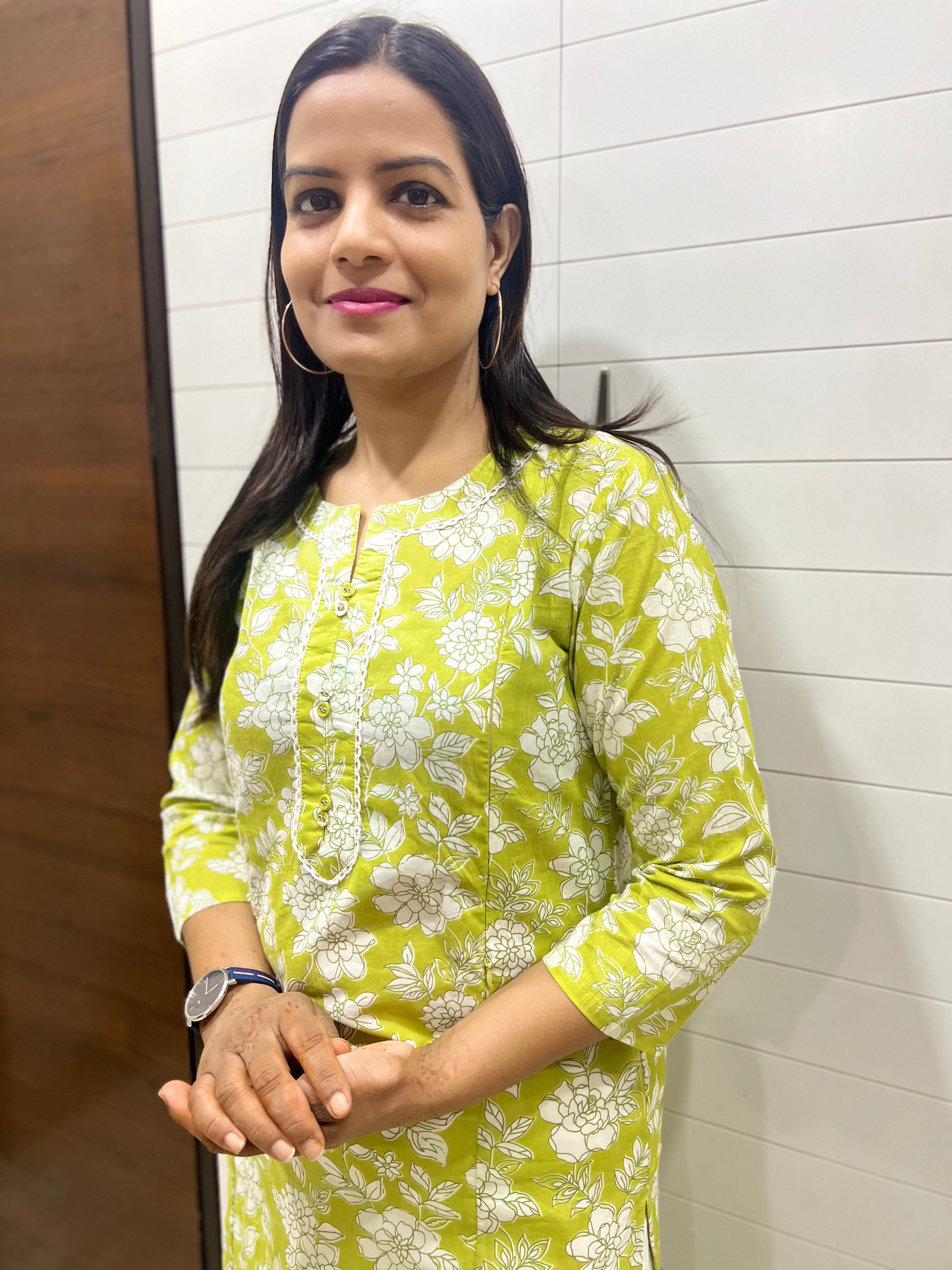 Mumzhug Pista Flowered Print Pure Cotton Feeding Kurta
