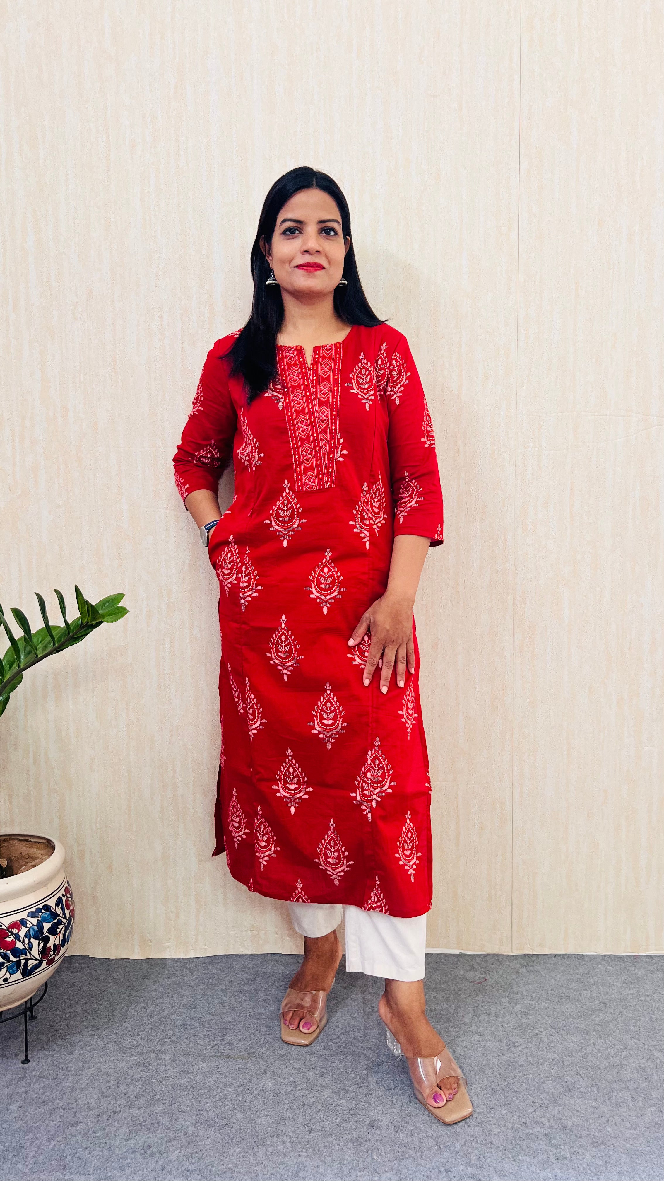 Mumzhug Red Bloom β Pure Cotton Jaipuri Feeding Kurta-Dispatching starts from 22nd August 2026.
