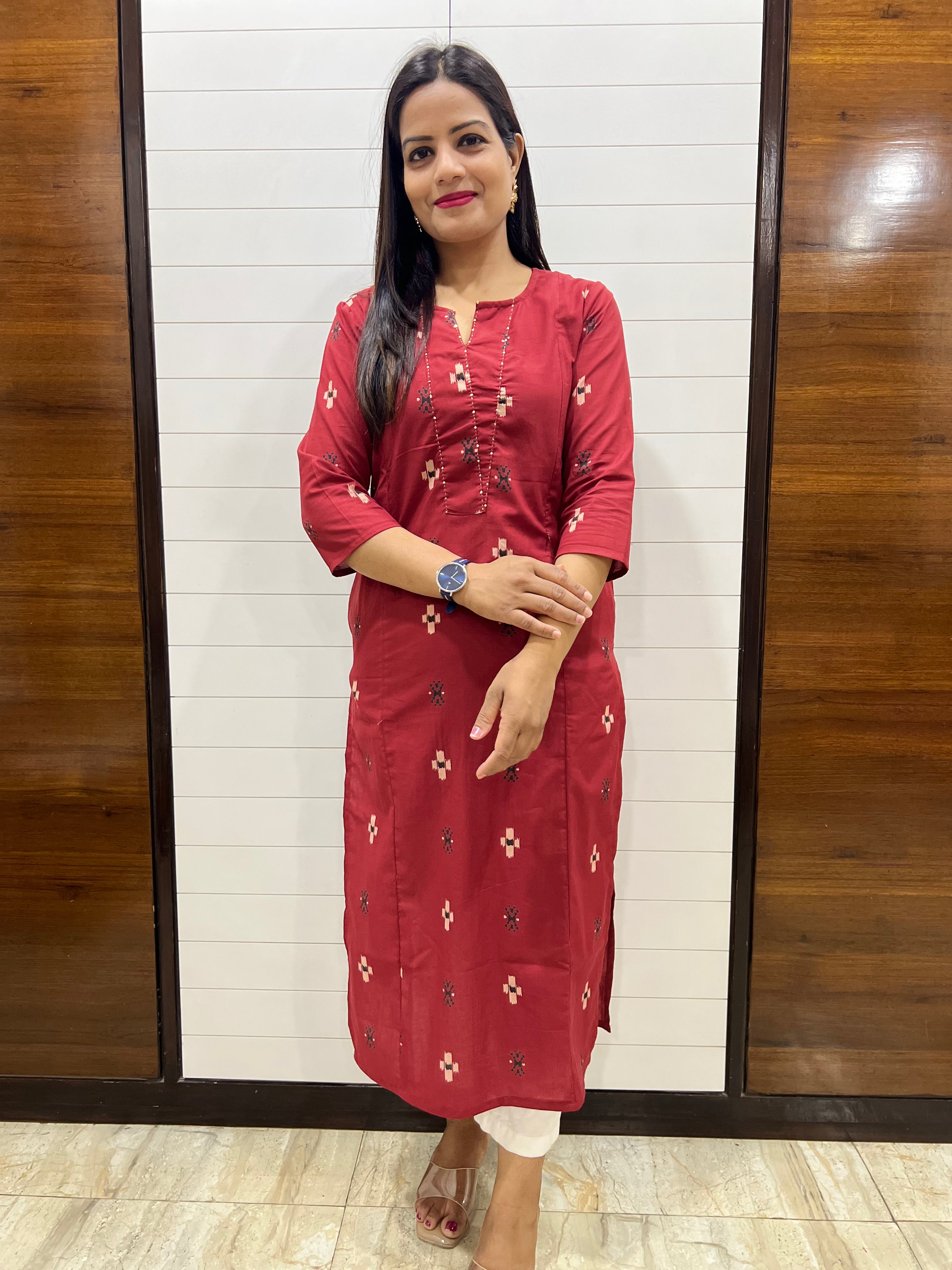 Mumzhug Pure Cotton Maroon Colored Printed Feeding Kurta