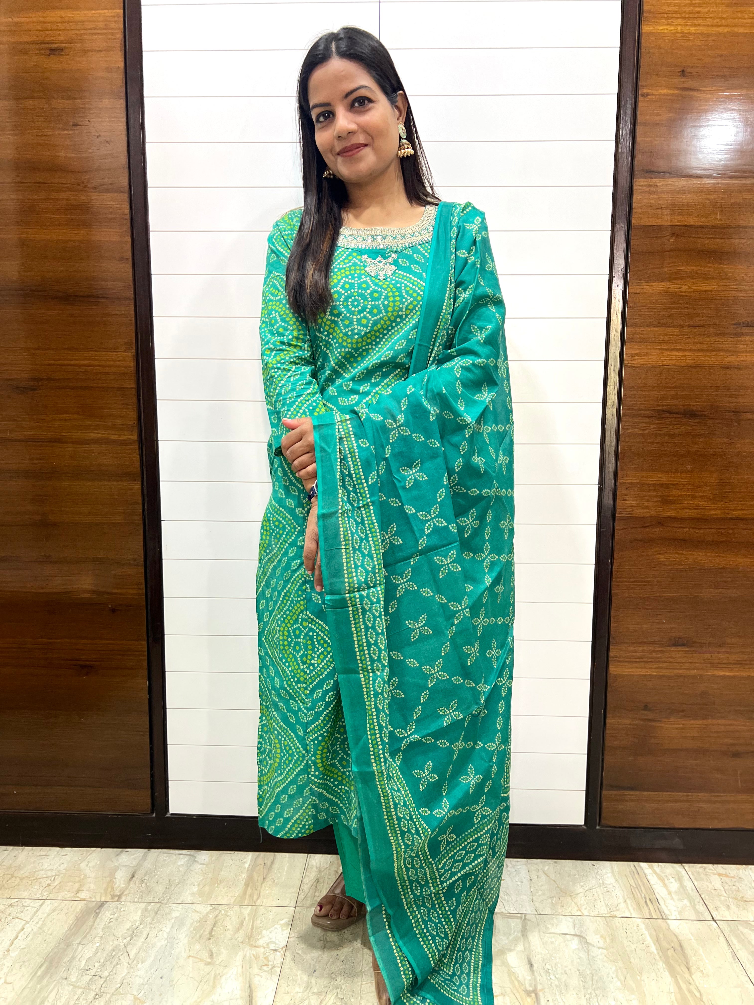 Mumzhug Pure Jaipuri Green Colored Cotton Bandhej Print Embroidered Kurta Pant and Dupatta Set with Feeding Zipper