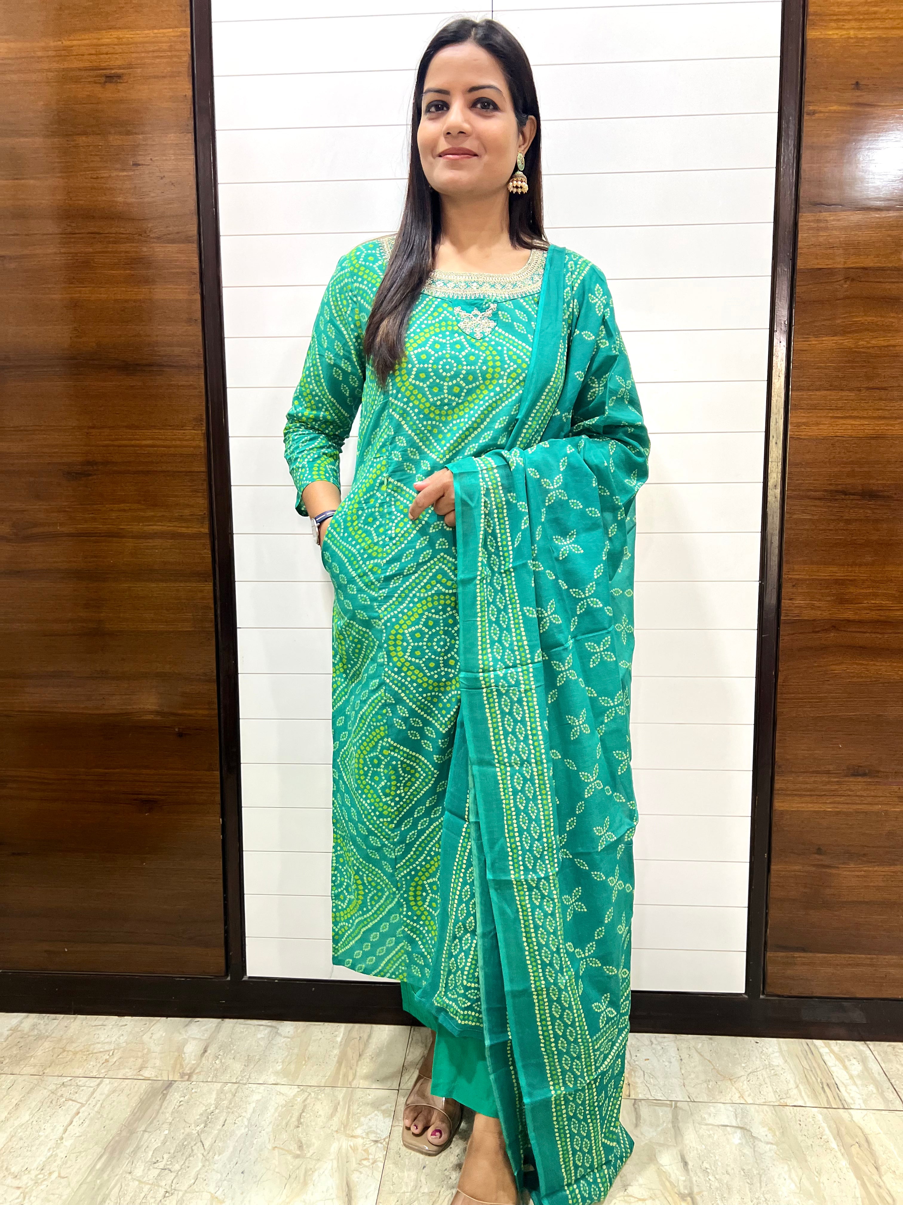Mumzhug Pure Jaipuri Green Colored Cotton Bandhej Print Embroidered Kurta Pant and Dupatta Set with Feeding Zipper