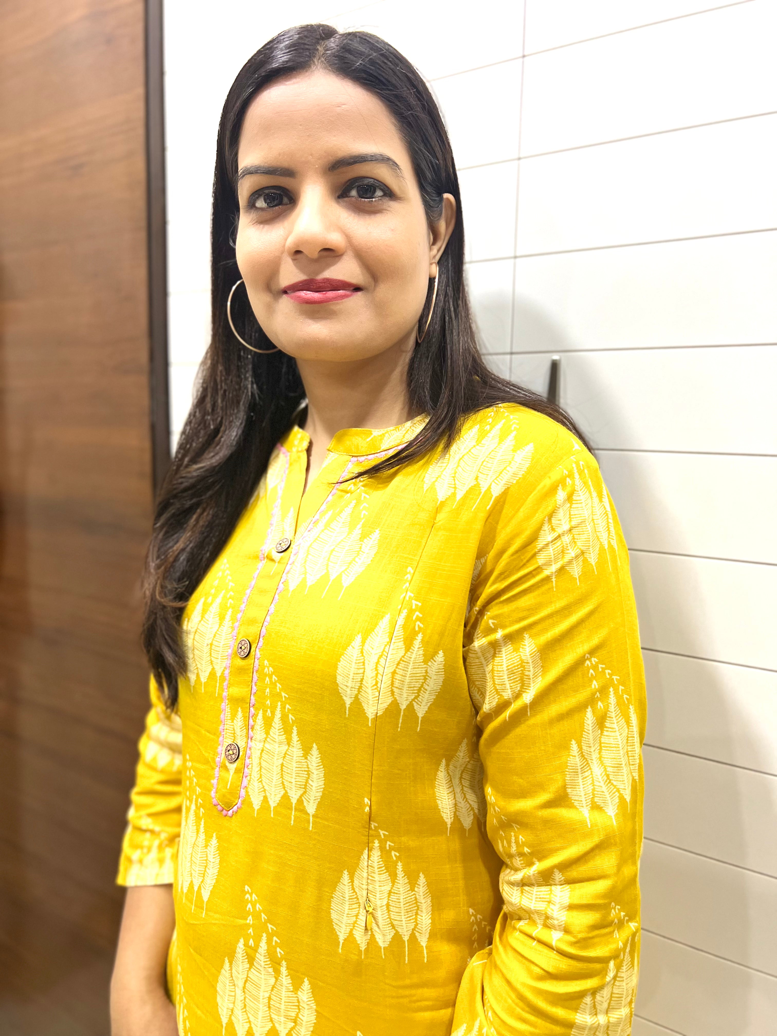 Mumzhug Yellow Viscose Rayon Print Feeding Kurta