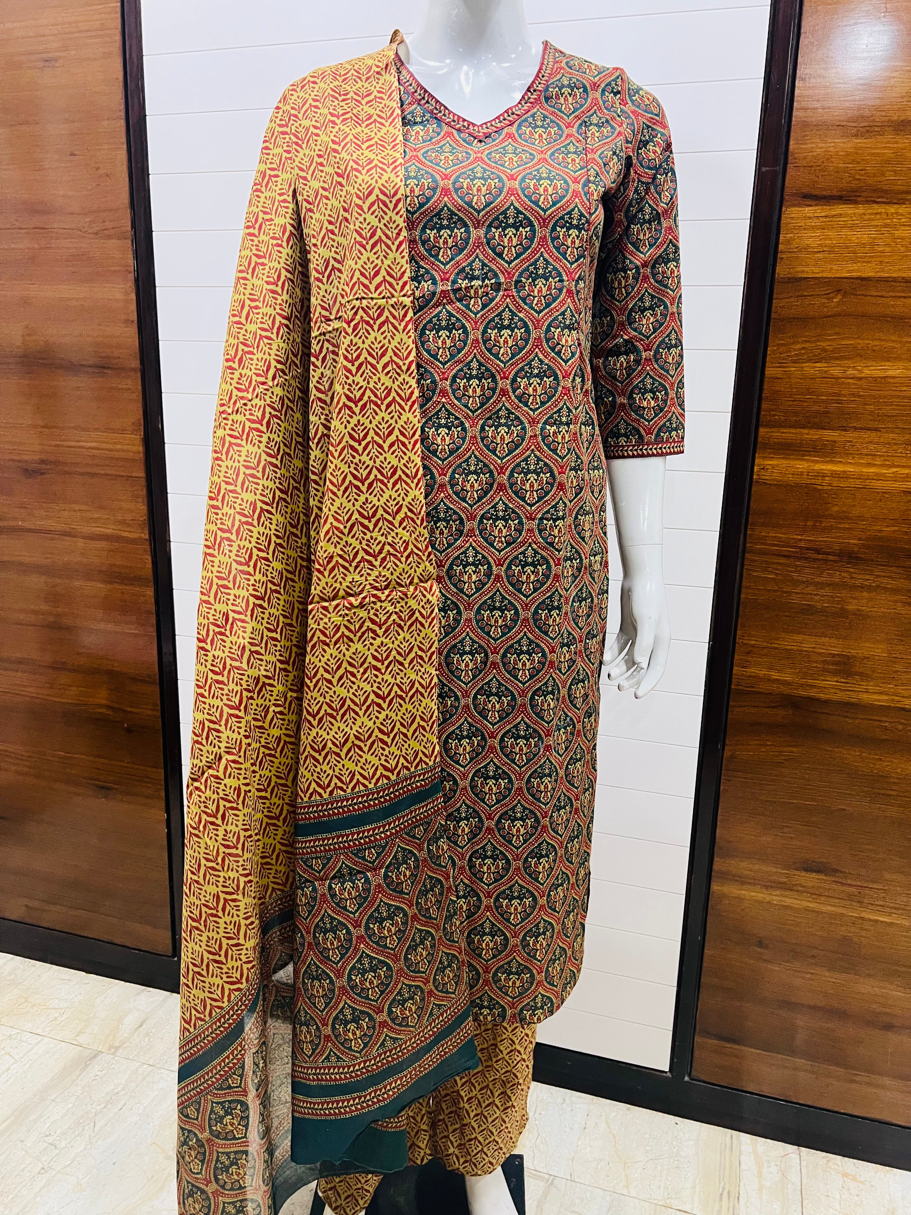 Pure Cotton Jaipuri Print Kurta Pant and Dupatta Set for Feeding and Maternity Purpose