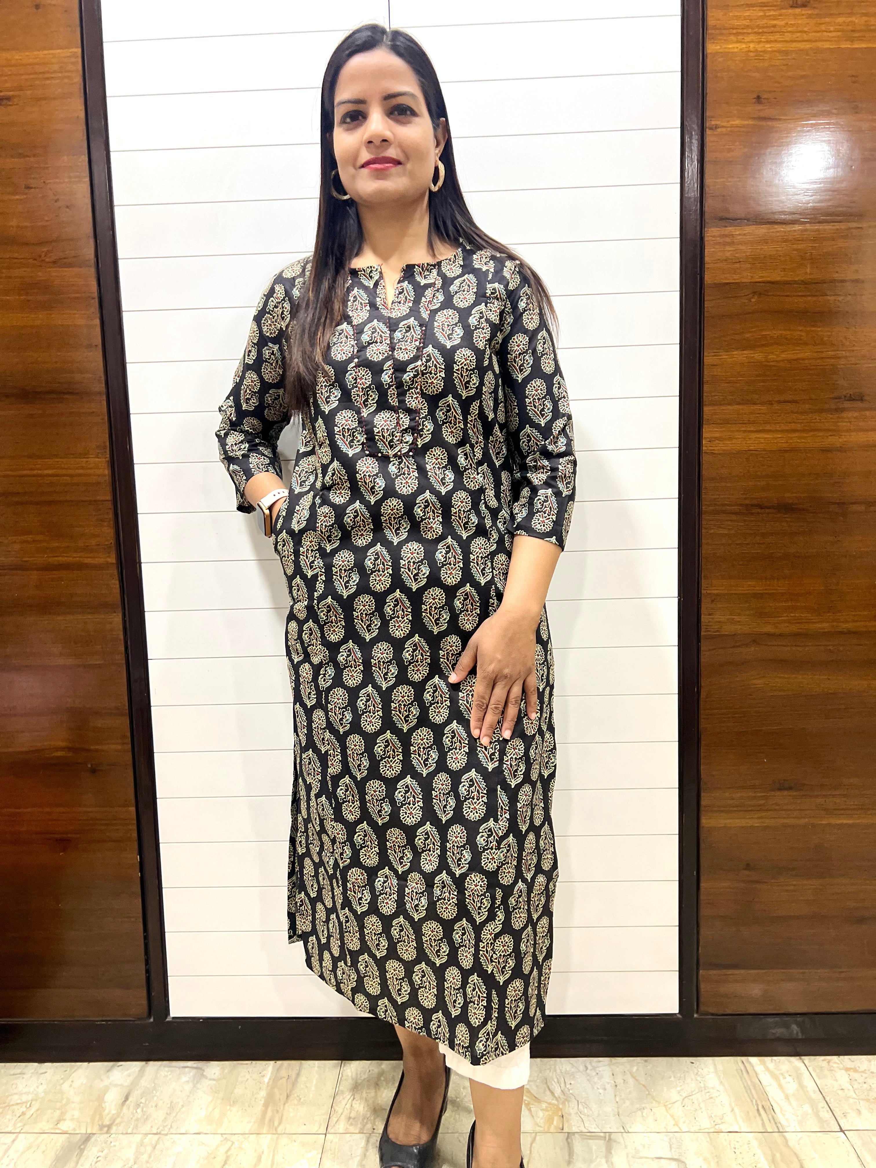 Mumzhug Black Pure Cotton Jaipuri Print Feeding Kurta