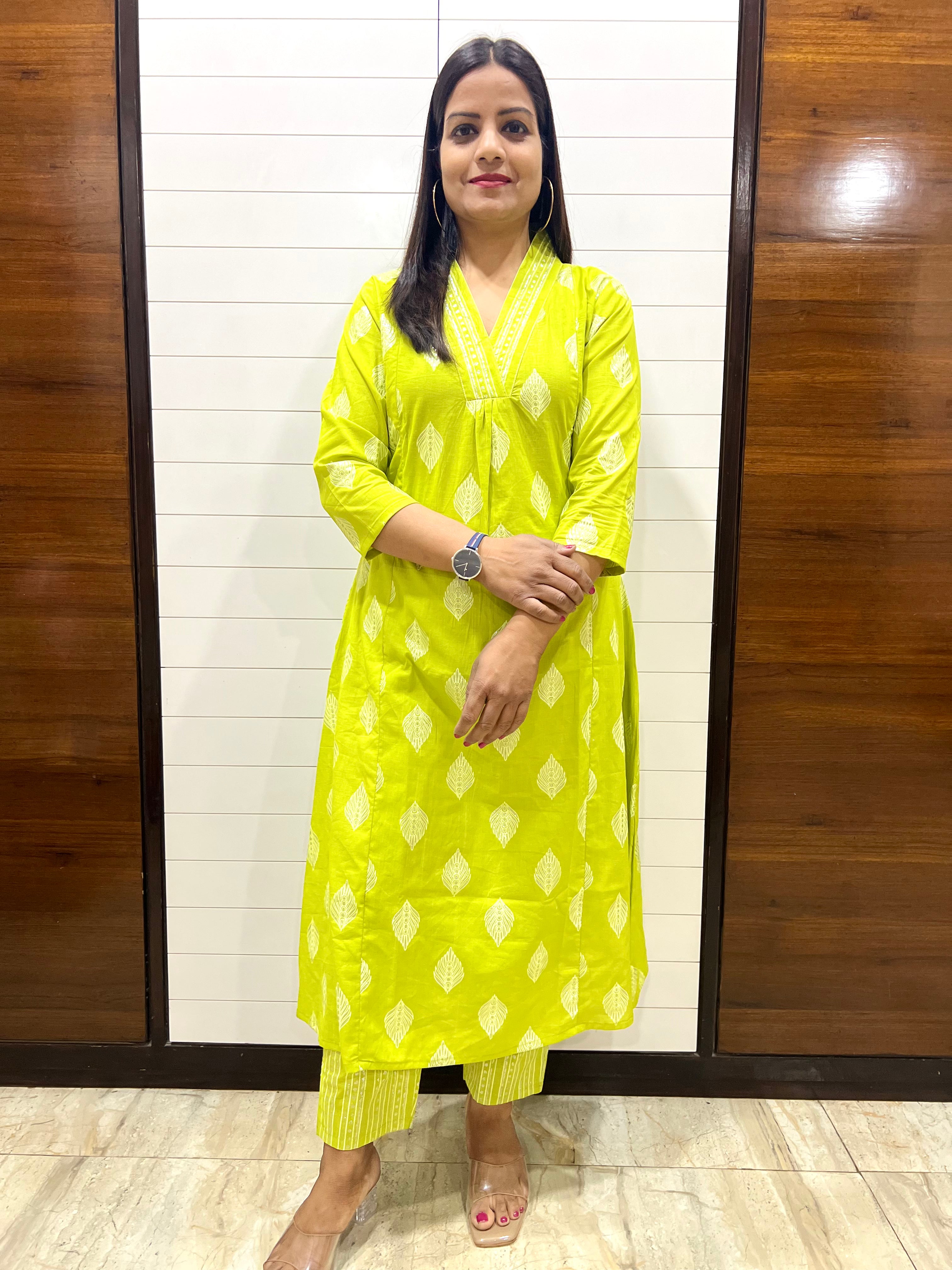 Mumzhug Green Pure Cotton A-line Flared Jaipuri Print Cord Set with Side Pocket