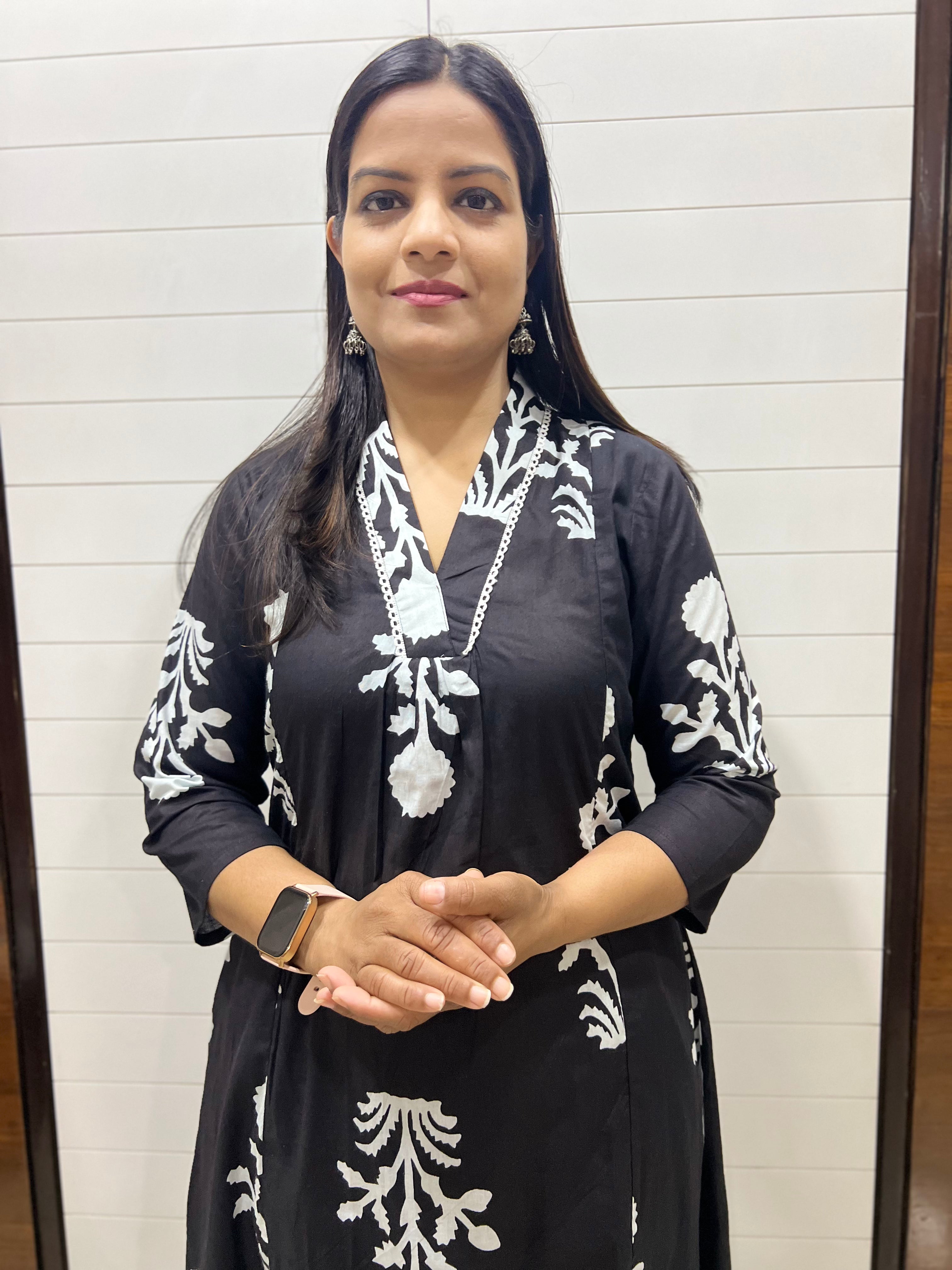 Mumzhug Black Pure Cotton Boota Print Flared Feeding Kurta and Pant Set