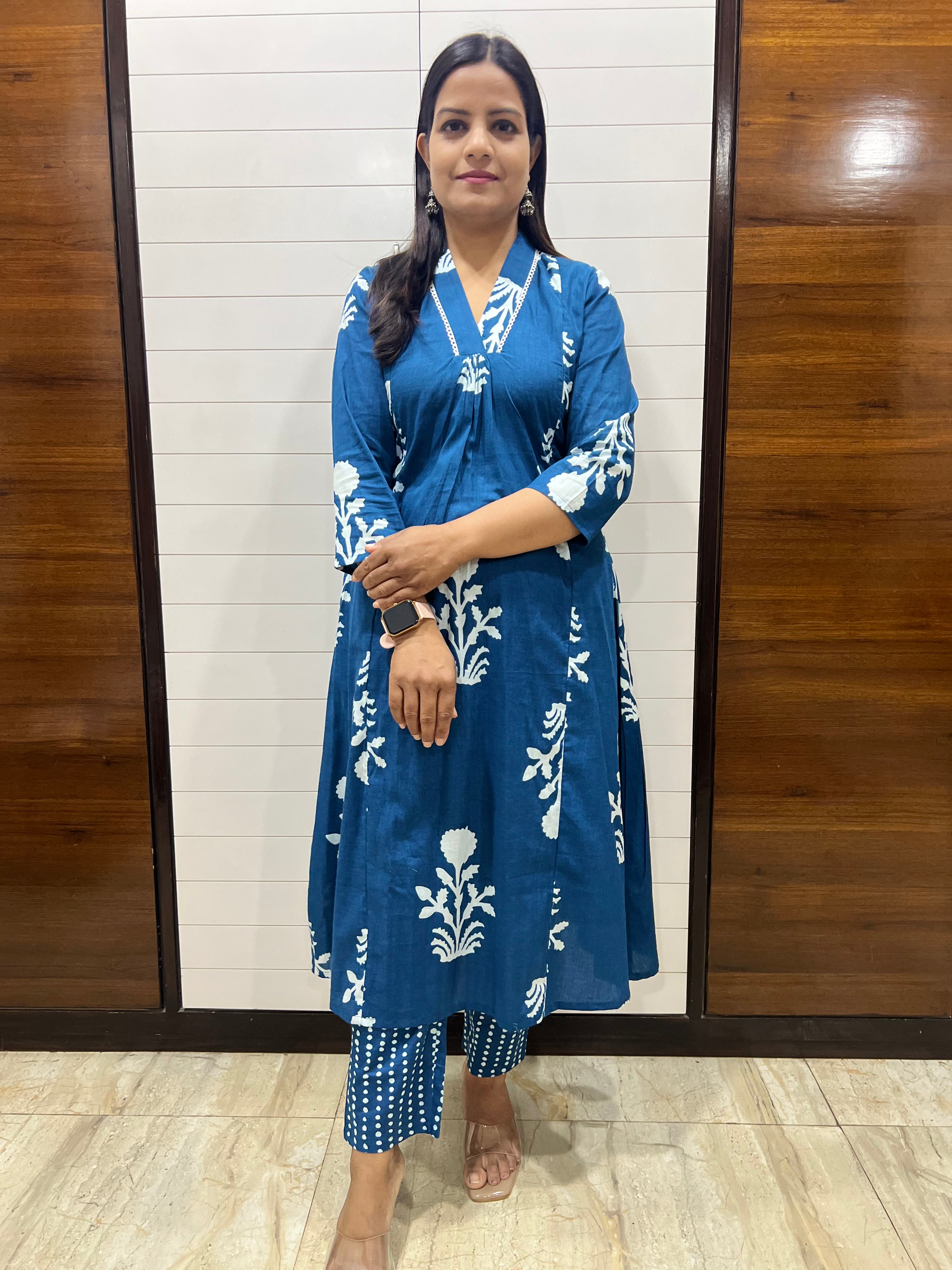 Mumzhug Blue Pure Cotton Boota Print Flared Feeding Kurta and Pant Set