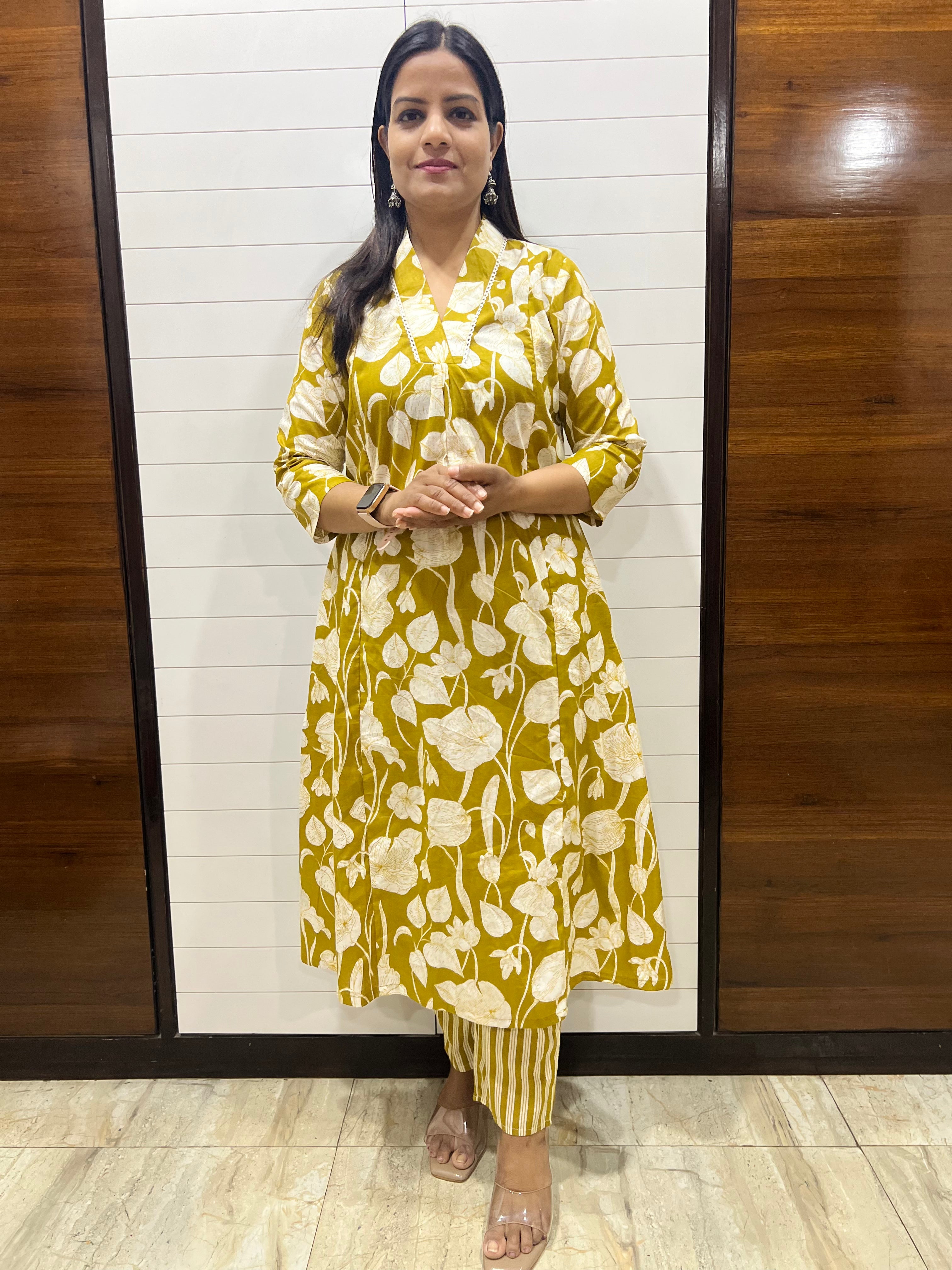 Mumzhug Mustard Pure Cotton Jaipuri Print Flared Feeding Kurta and Pant Set