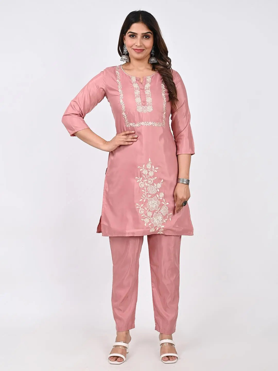 ROMAN SILK LAVENDAR COLORED EMBROIDED WOMEN'S KURTA PANT AND DUPATTA SET Kavita Gupta