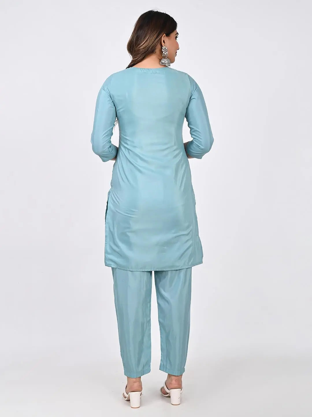 ROMAN SILK ETHNIC EMBROIDED KURTA SET WITH PANT AND DUPATTA Kavita Gupta