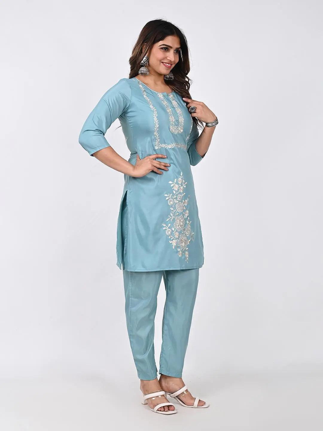 ROMAN SILK ETHNIC EMBROIDED KURTA SET WITH PANT AND DUPATTA Kavita Gupta