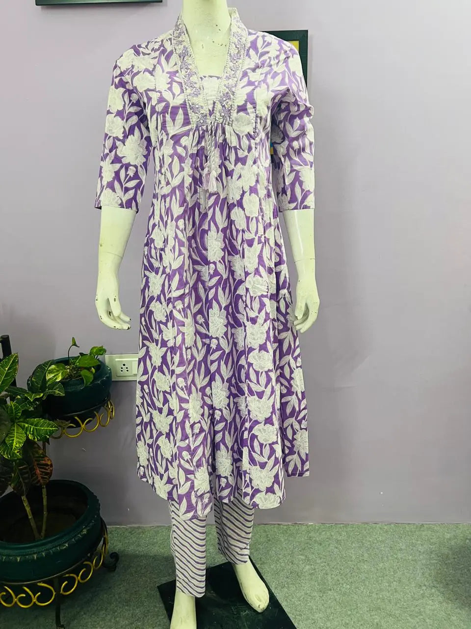 MUMZHUG PRINTED COTTON EMBROIDERED KURTA PANT AND DUPATTA SET FOR FEEDING AND MATERNITY PURPOSE mumzhug Feeding suit set