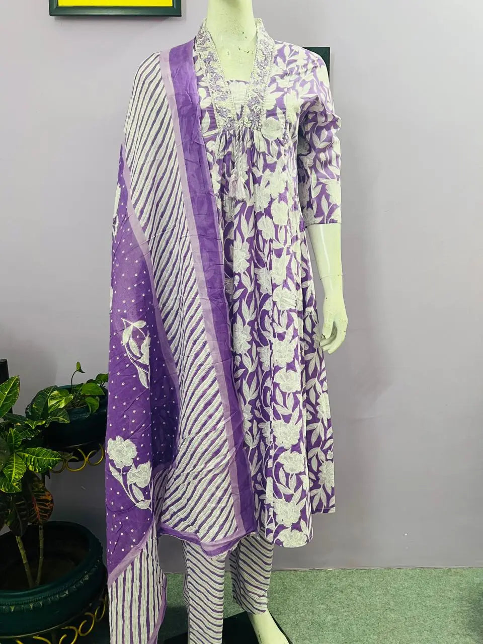 MUMZHUG PRINTED COTTON EMBROIDERED KURTA PANT AND DUPATTA SET FOR FEEDING AND MATERNITY PURPOSE mumzhug Feeding suit set