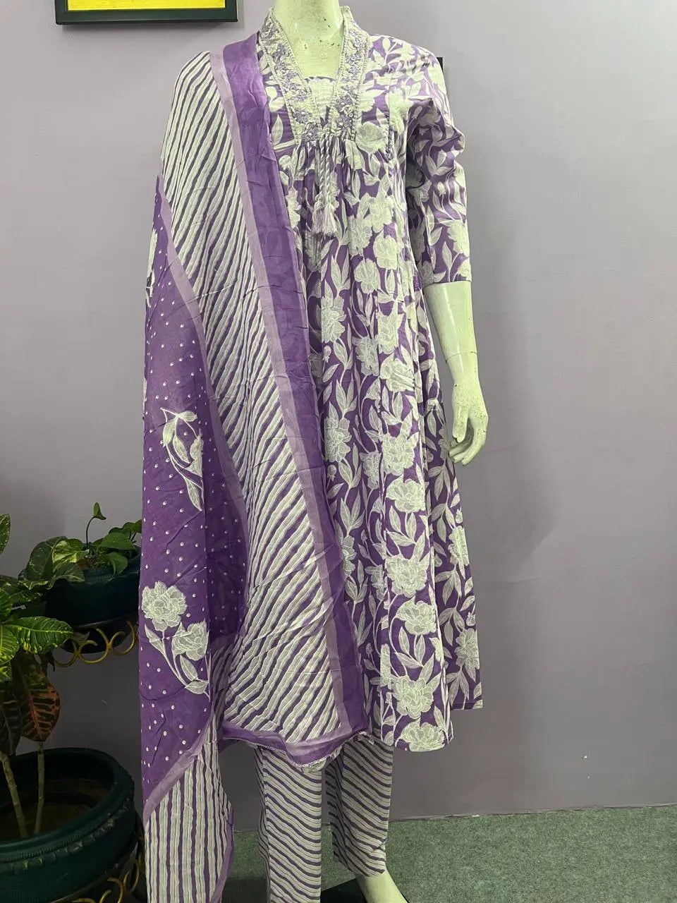 MUMZHUG PRINTED COTTON EMBROIDERED KURTA PANT AND DUPATTA SET FOR FEEDING AND MATERNITY PURPOSE mumzhug Feeding suit set