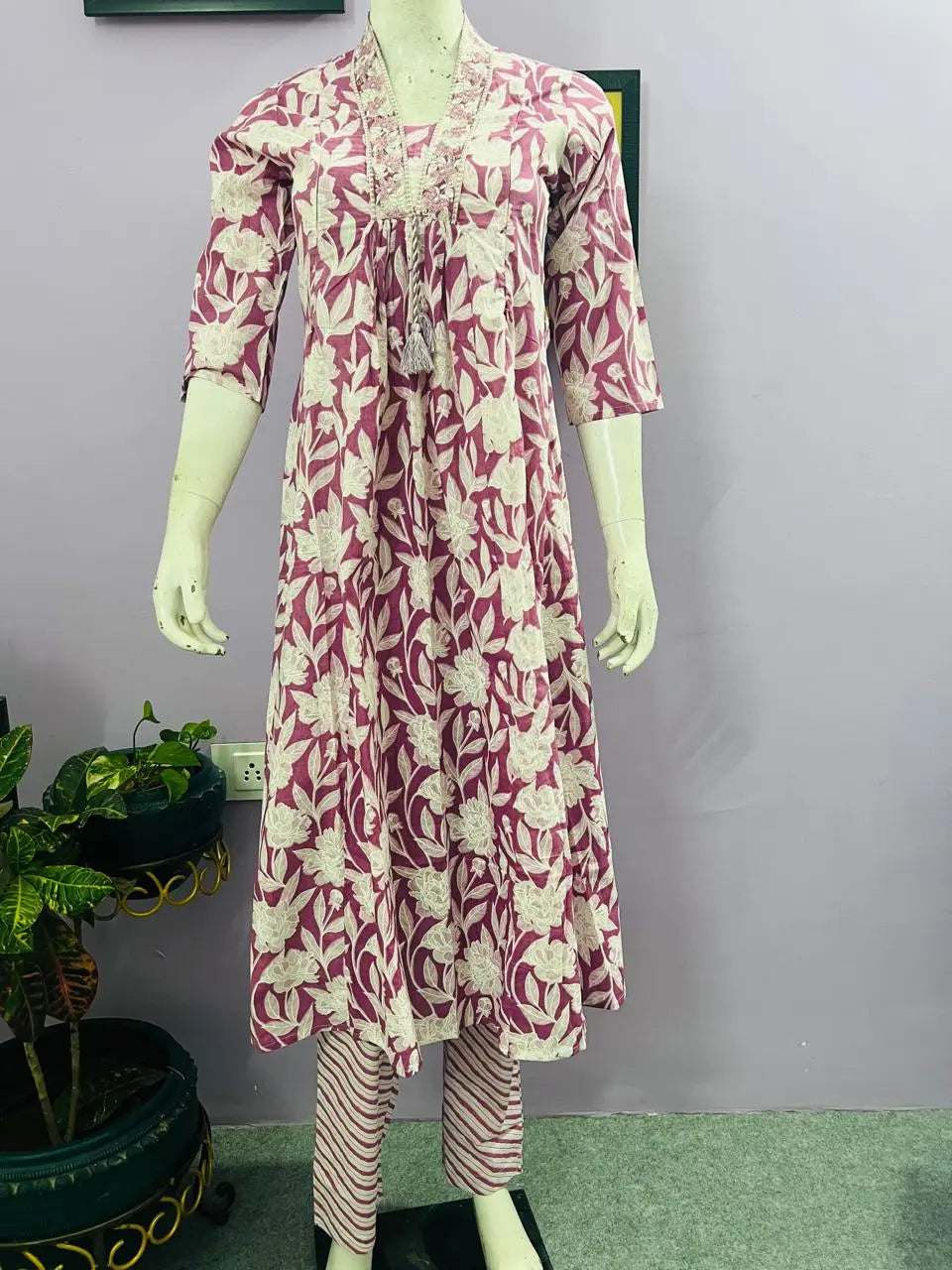 MUMZHUG PRINTED COTTON EMBROIDERED KURTA PANT AND DUPATTA SET FOR FEEDING AND MATERNITY PURPOSE mumzhug Feeding suit set