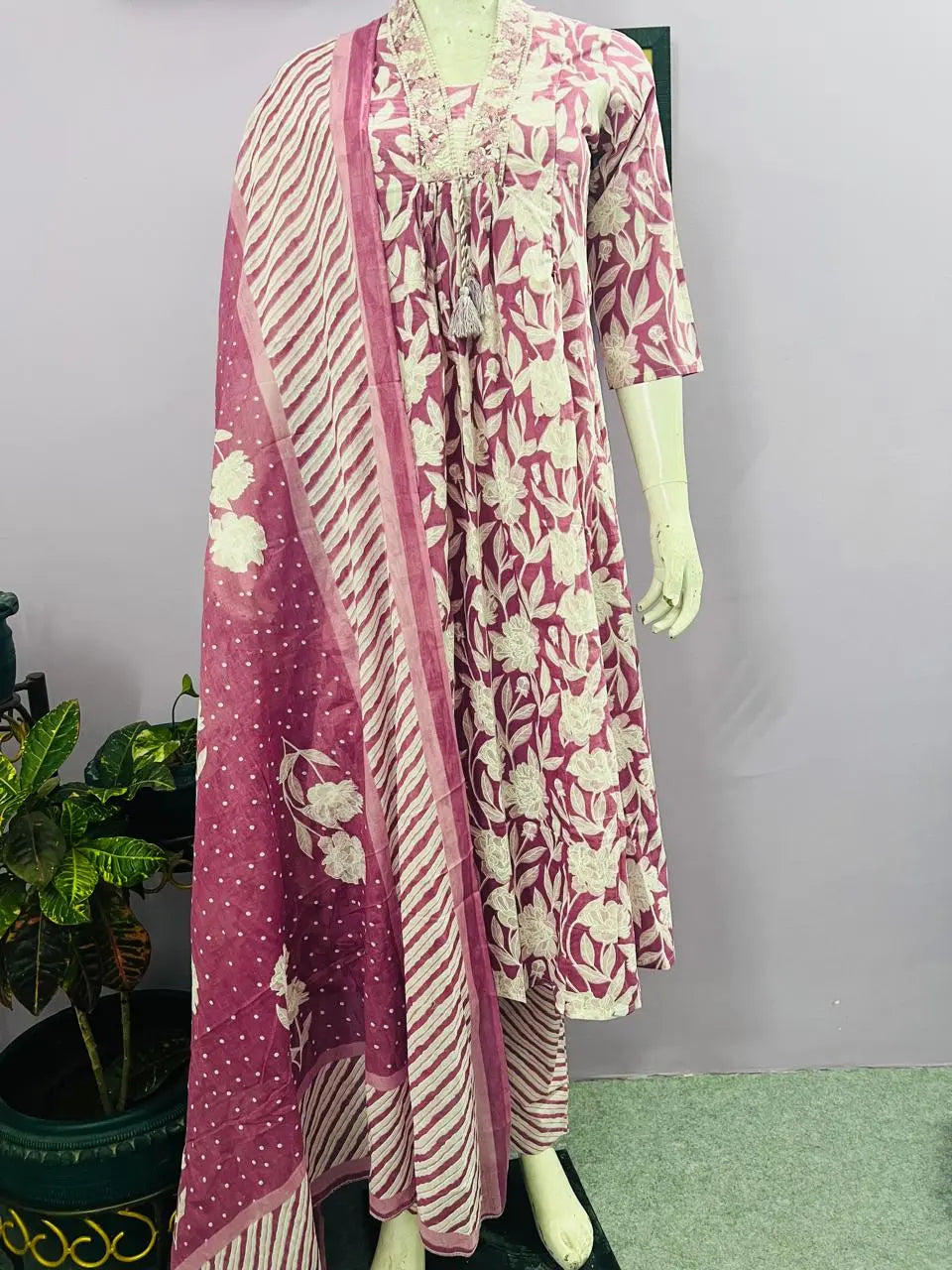 MUMZHUG PRINTED COTTON EMBROIDERED KURTA PANT AND DUPATTA SET FOR FEEDING AND MATERNITY PURPOSE mumzhug Feeding suit set