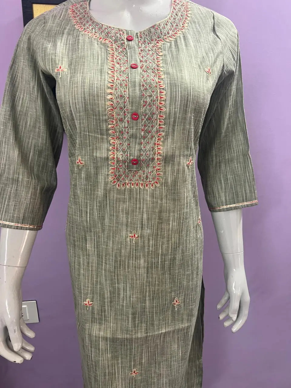 COTTON SILK EMBROIDED FEEDING KURTA WITH BOTH SIDED FEEDING ZIPPER mumzhug