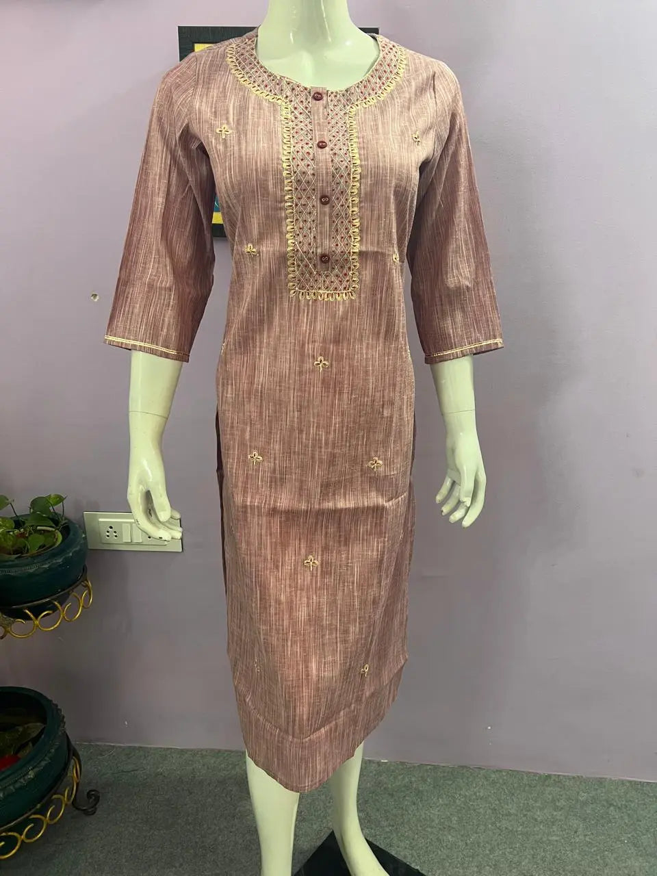 COTTON SILK EMBROIDED FEEDING KURTA WITH BOTH SIDED FEEDING ZIPPER mumzhug